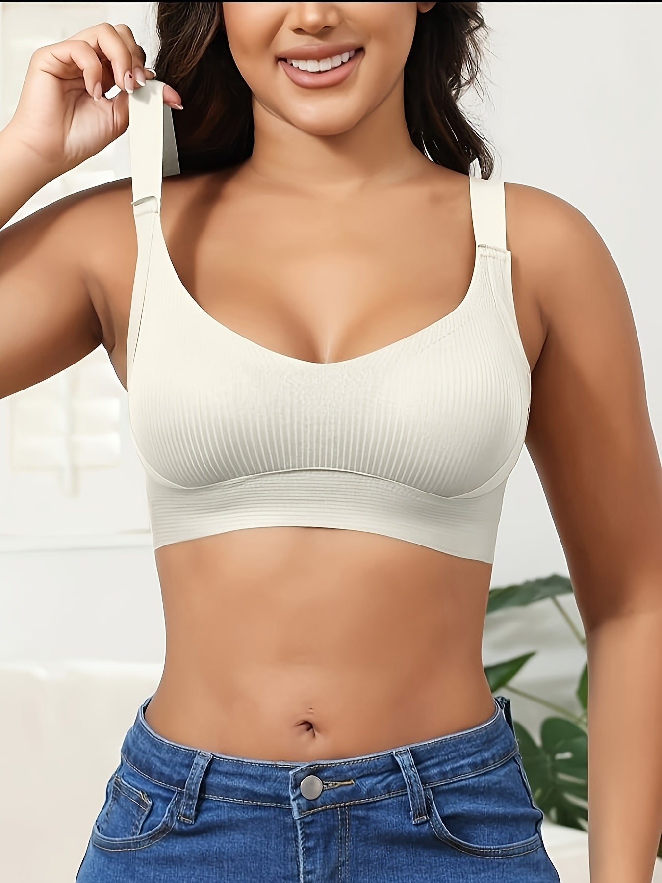 Set of 4 Esselegance Seamless Push-Up Bras - Features Adjustable Straps And Wire-Free for Everyday Use, Made from Ultra-Soft Breathable Material