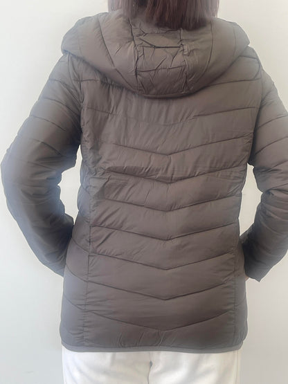 Women's lightweight and warm zipper double pocket hood, casual and fashionable long sleeved autumn and winter coat.