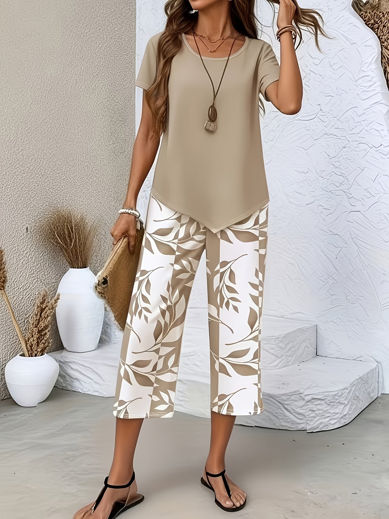 [2pcs Set] Plus Size, Spring/Summer Women's Casual Plus-Size 2pcs Set: Light Blue Short-Sleeve Crew Neck Top with Blue and White Leaf Print, Cropped Wide-Leg Pants. Loose, Comfortable, Versatile Outfit for Daily Outings, Home, and Commuting