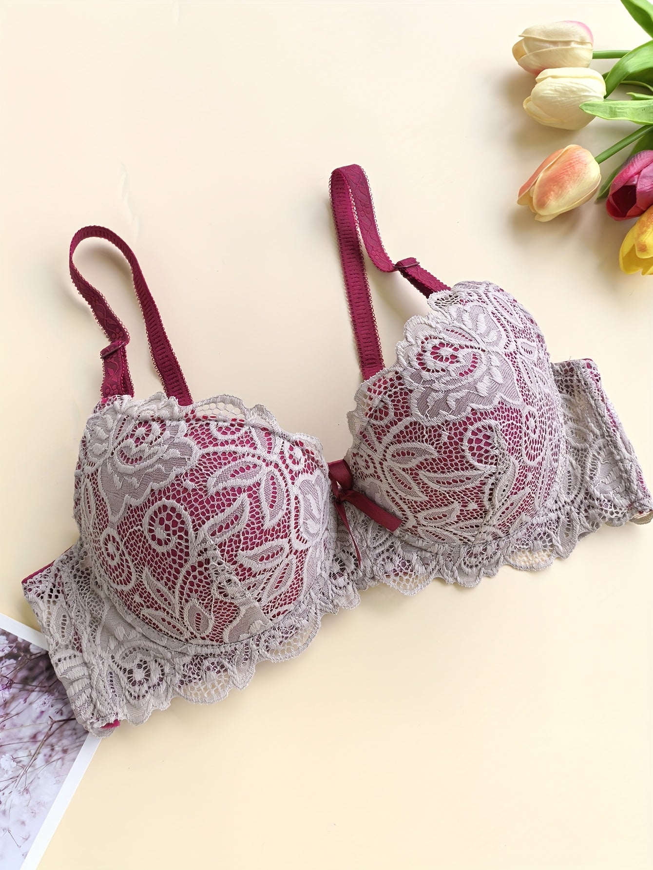 High-Quality French Lace Sexy Women'S Bra And Thong Panty Set with Exquisite Deep V Neckline