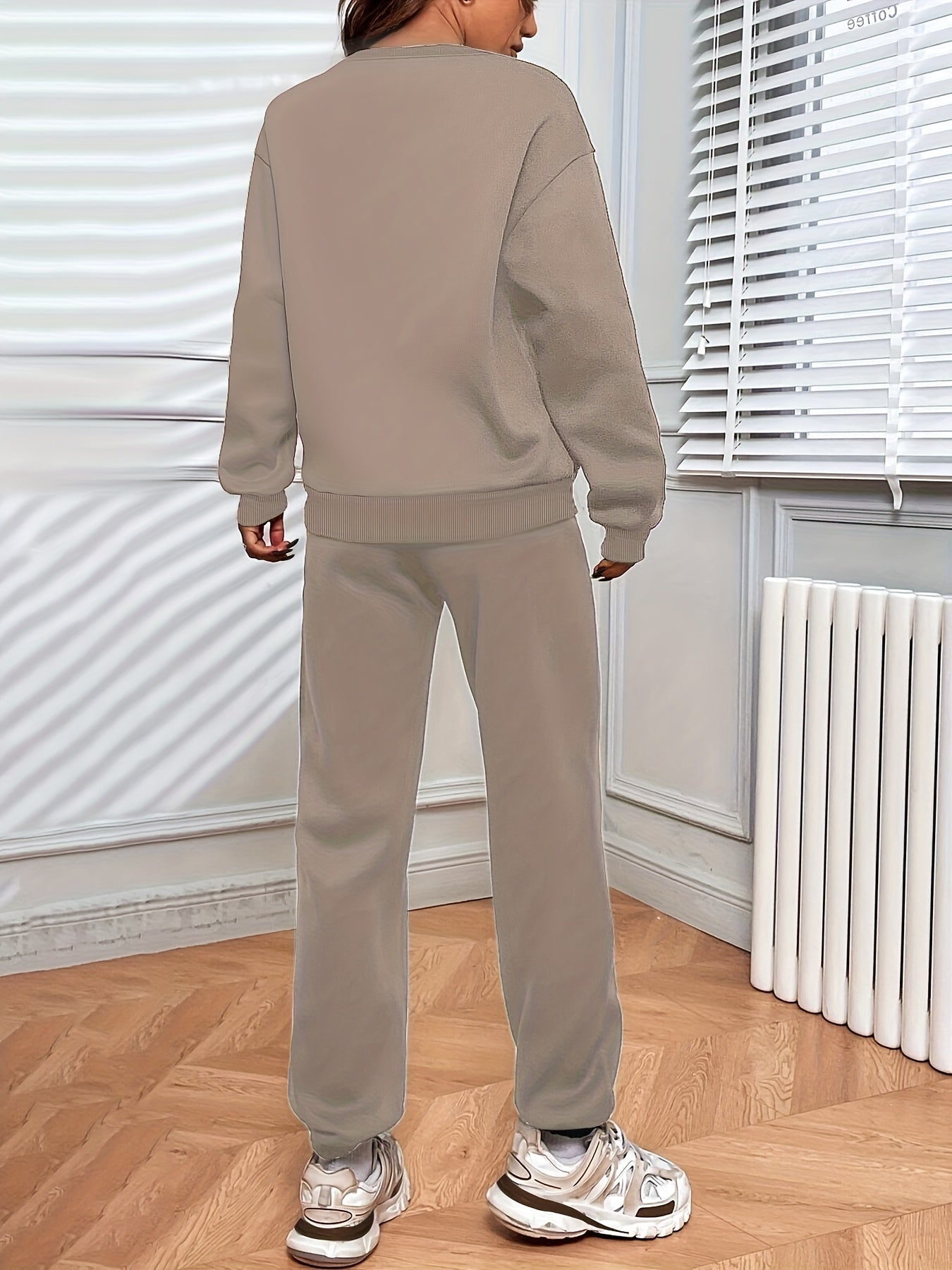 [Casual 2pcs Suit] Women's Casual Fashionable & Versatile 2pcs Suit | Autumn & Winter Solid Color Loose Pullover Sweatshirt + Elastic Waist Drawstring Pants