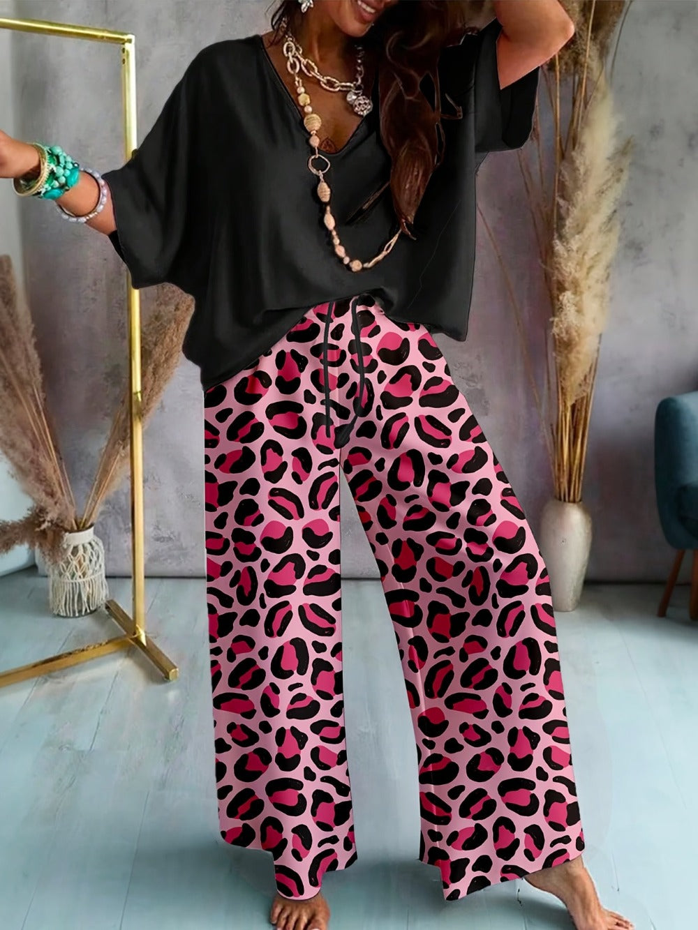 Women's Two-Piece Pants Set - Graphic Print Casual Look 9013