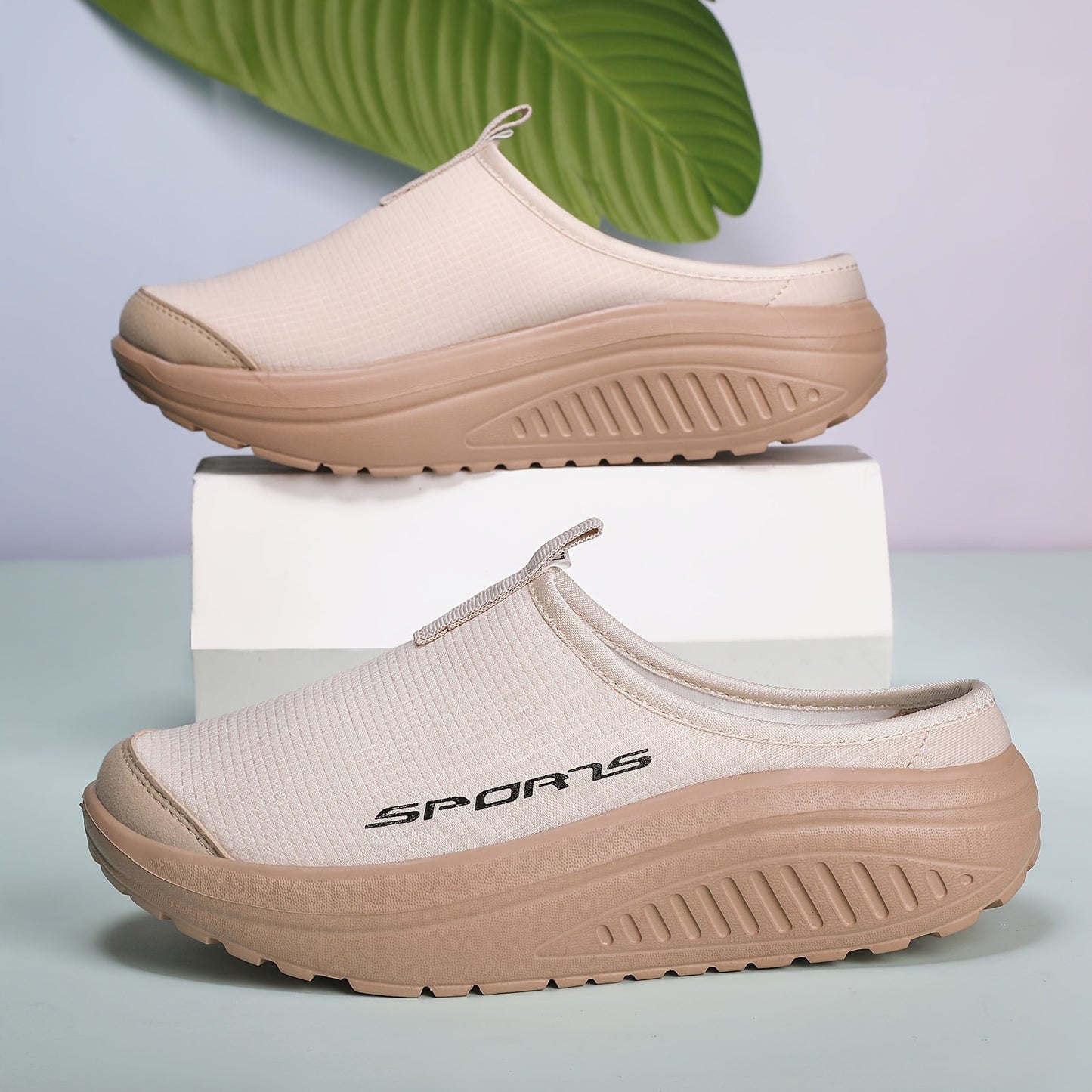 Women'S Casual Sports Platform Shoes Featuring Breathable Fabric Slip-On Design, Equipped with an EVA Sole, Round Toe, And Ankle Strap. These Non-Washable Casual Footwear Are Made in Quanzhou And Suitable for All Seasons
