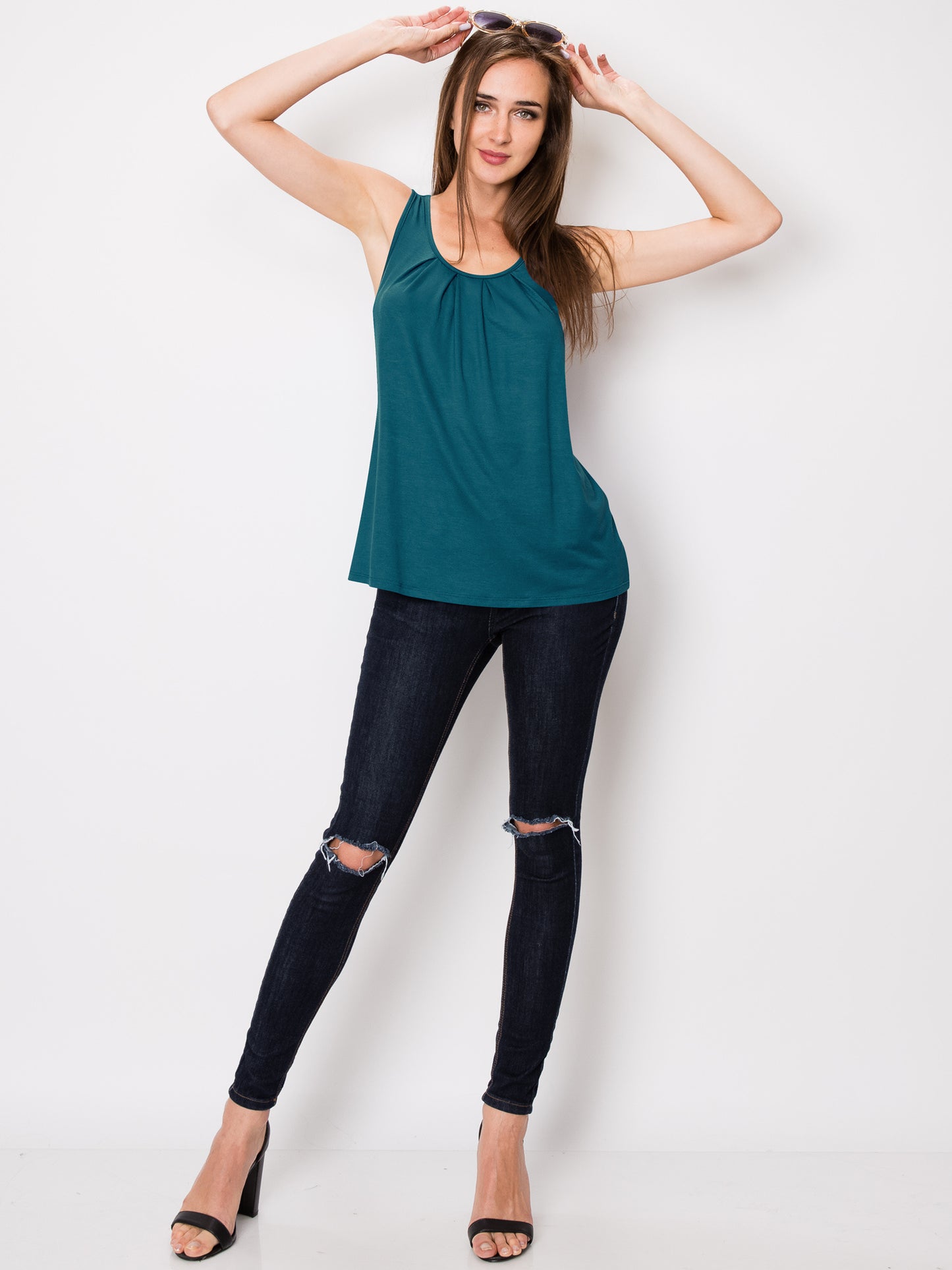 Women's Sleeveless Scoop Neck Loose Fit Tank Top