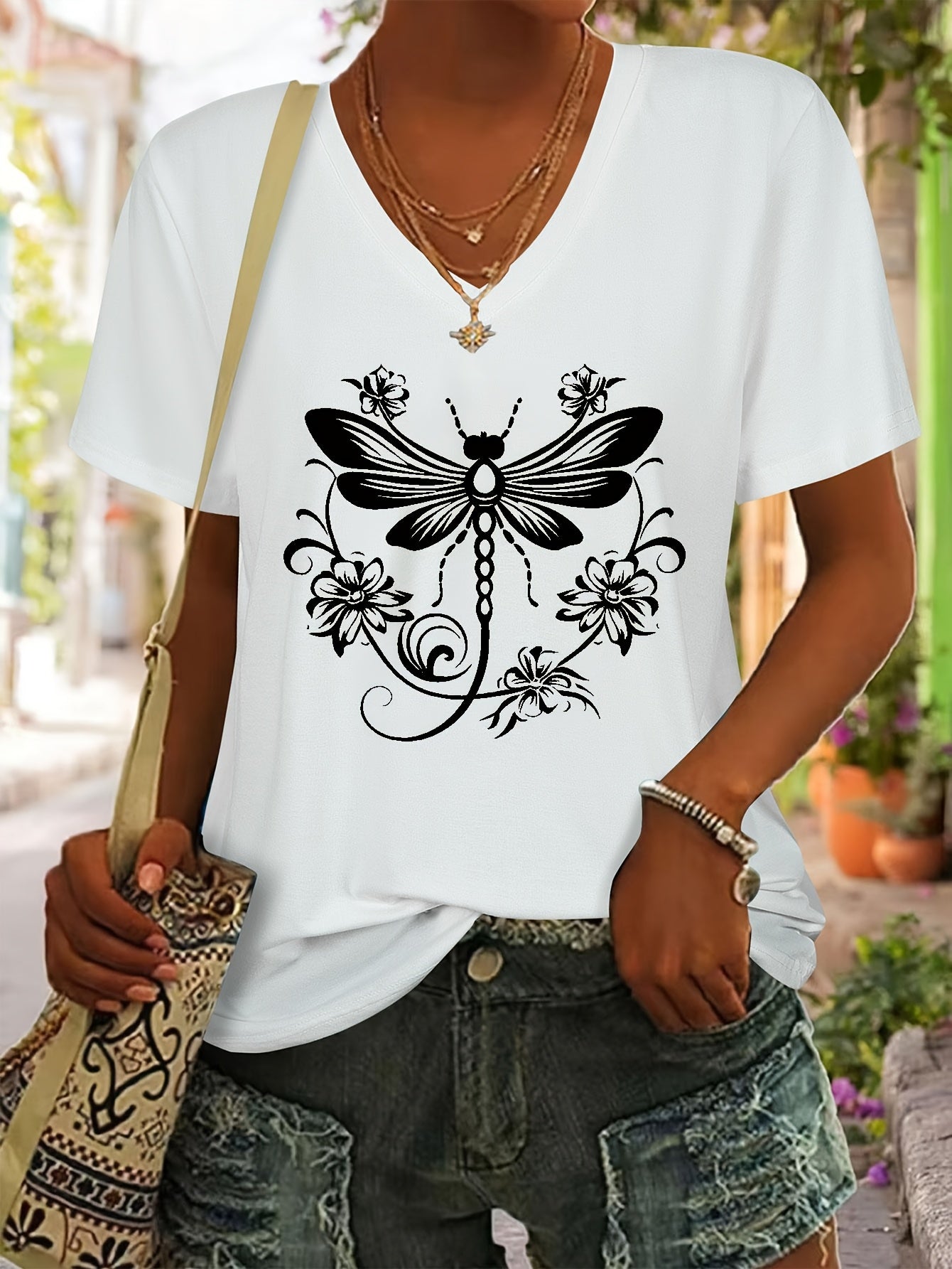 "Dragonfly" Print Pattern T-shirt, Short-sleeved V-neck Casual Top, Suitable for Summer and Spring, Women's Wear, a Great Gift for Friends and Family on Holidays