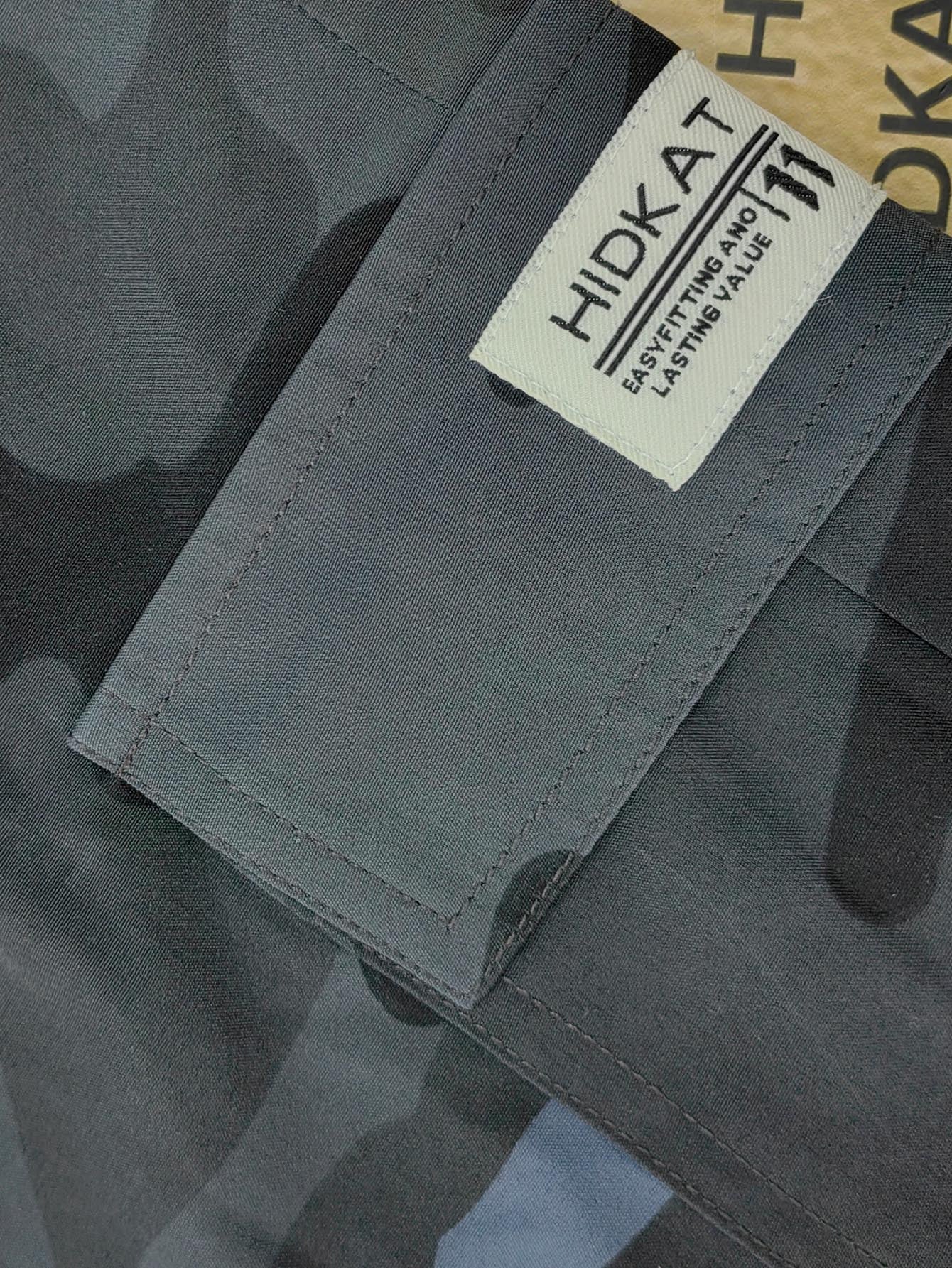 Women's Casual Camouflage Work Pants with Large Patch Pockets, Elastic Drawstring Waistband, and Tapered Cuffs, Suitable for Daily Outdoor Leisure Wear