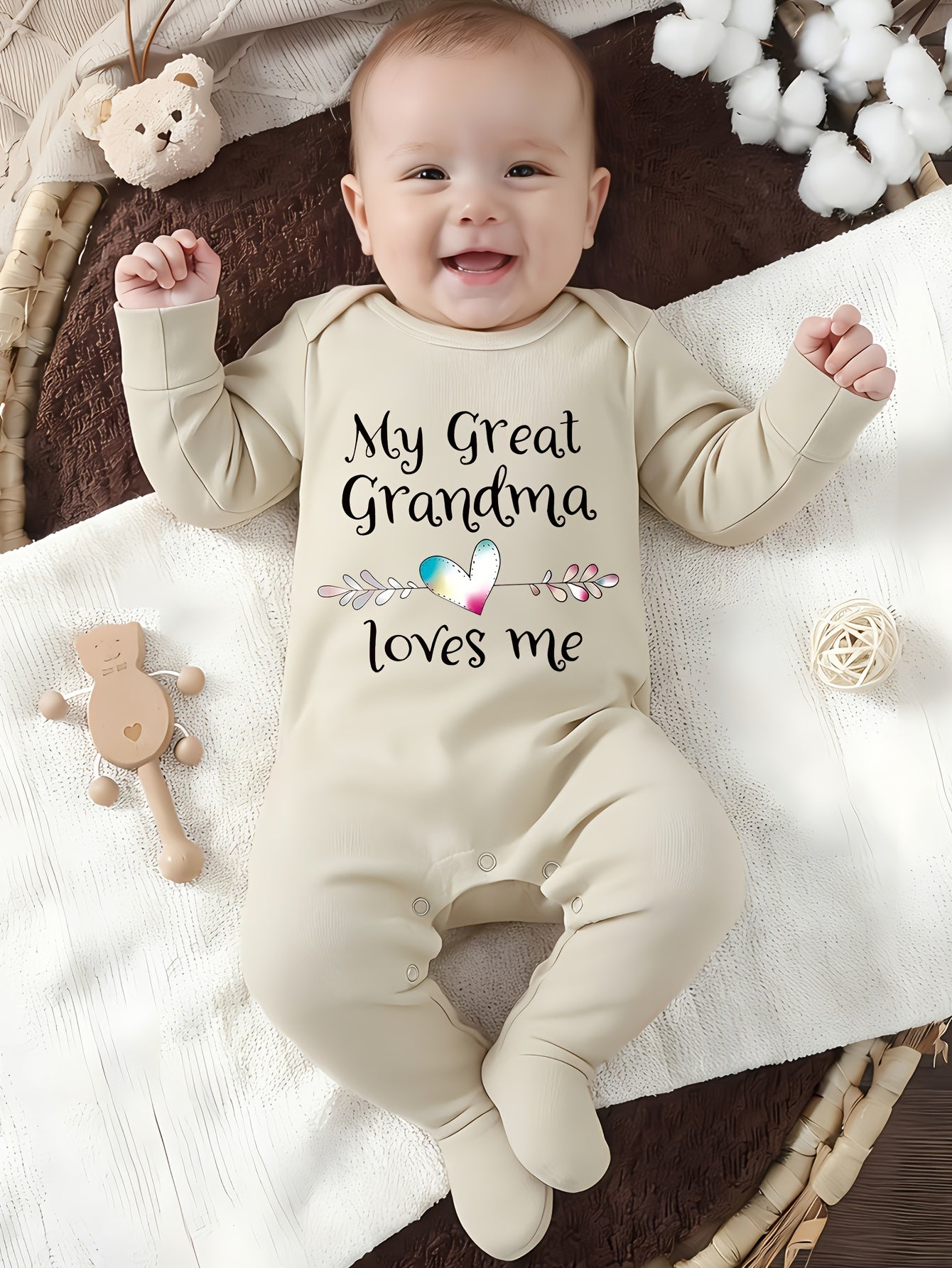 Baby Cotton Onesie with "My Great Grandma Loves Me" Lettering - Soft Long Sleeve Newborn Romper, Easy On/Off Outfits Suitable for Spring Summer Fall, Grandma-Themed Clothing, Perfect for Outdoor