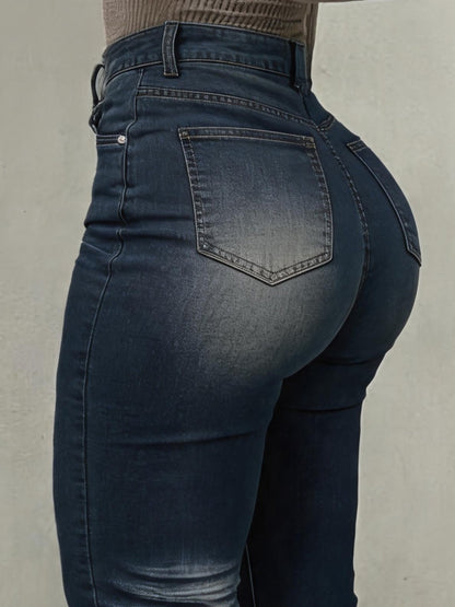 A Pair Of Plus-size Women'S Jeans, Flared Jeans, Slightly Stretchy, Lifts The Hips And Legs, Y2K Style, Fashionable, Casual And Elegant, Suitable For Various Occasions, Street Style, Evening Dates And Parties, Plus-size Jeans, Plus-size Denim.