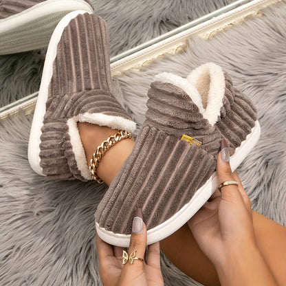 Fashionable winter non-slip slippers, plush warm and comfortable slippers, suitable for indoor and outdoor warm and comfortable