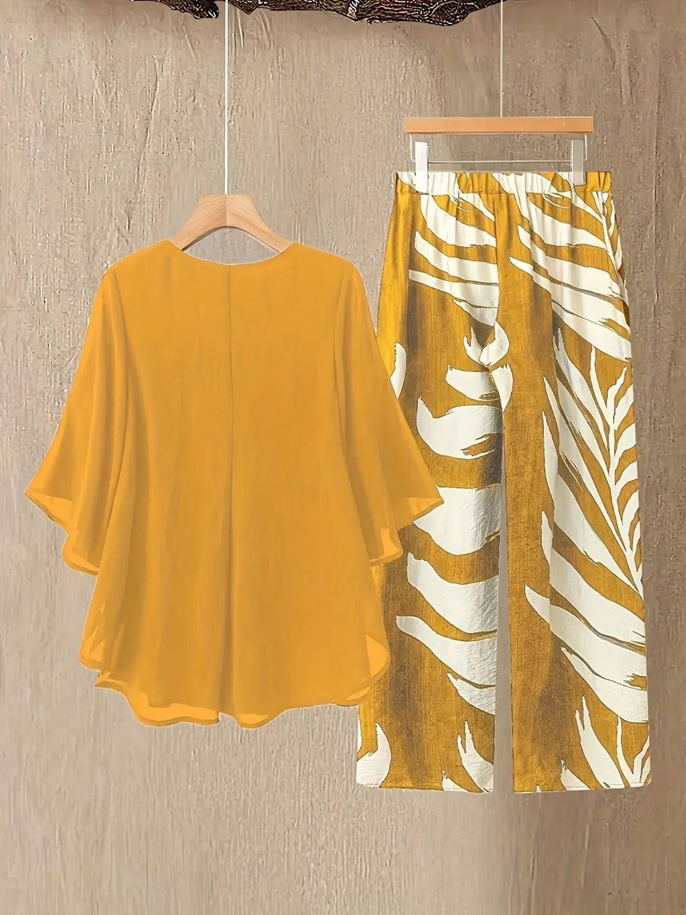 Women's Two-Piece Pants Set - Graphic Print Casual Look 6981