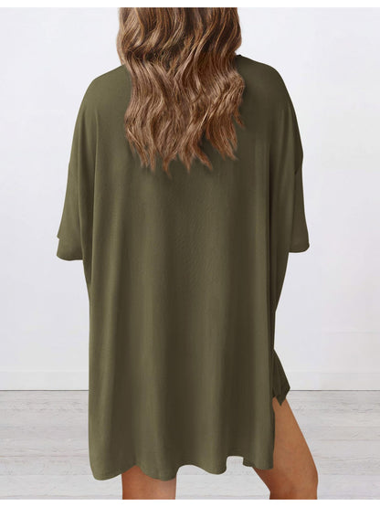 A Two-Piece Outfit Consisting of a Relaxed-Fit Solid Color Short-Sleeve Top And Shorts, Perfect for The Spring/Summer 2026 Season