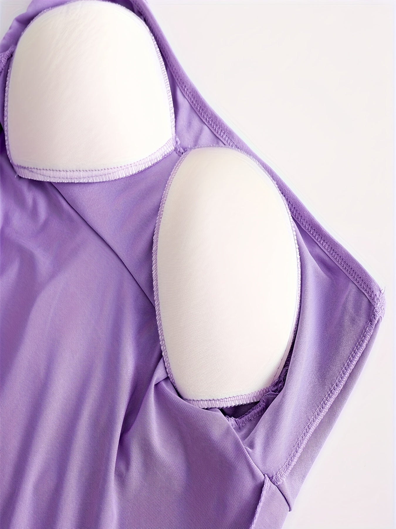 Seamless Women's Tank Top with Built-in Bra - Soft, Stretchy & Comfort Fit for All Seasons