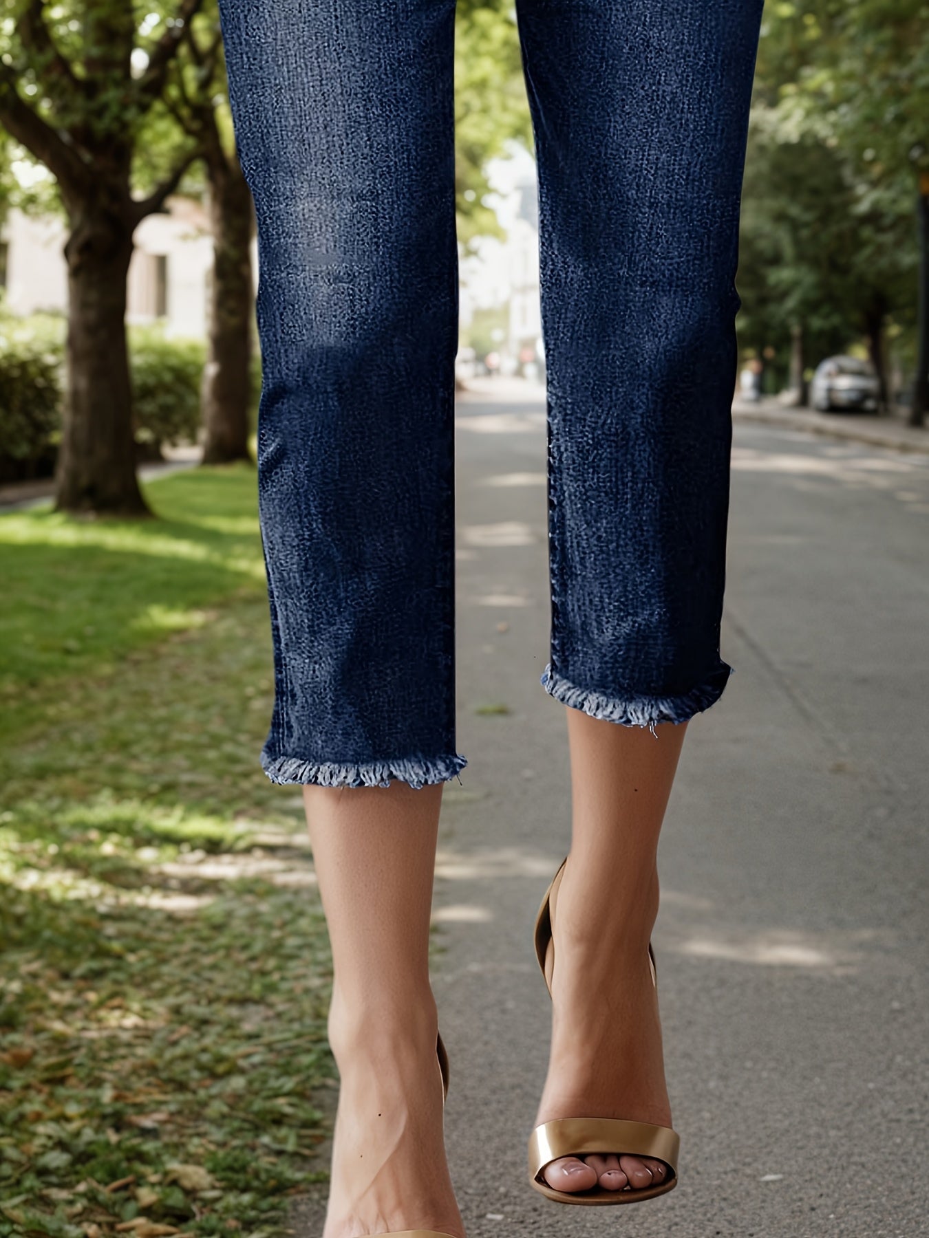 2025 New Women's Casual Stretch 9-Minute Jeans, Water Washed Edge Small Leg Jeans, Fashionable And Versatile