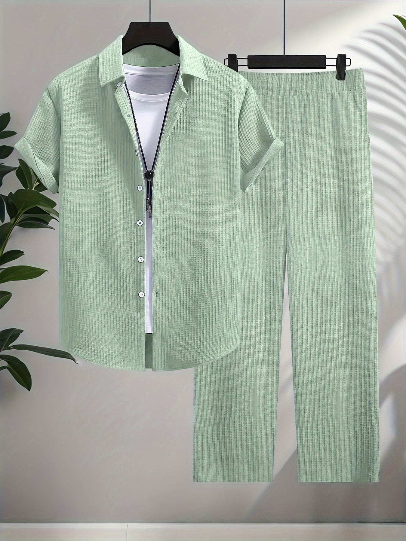 Men's Shirt Trousers Suit, Fashionable Bubble Plaid Simple Casual Lapel Short-sleeved Shirt And Solid Color Trousers Suit