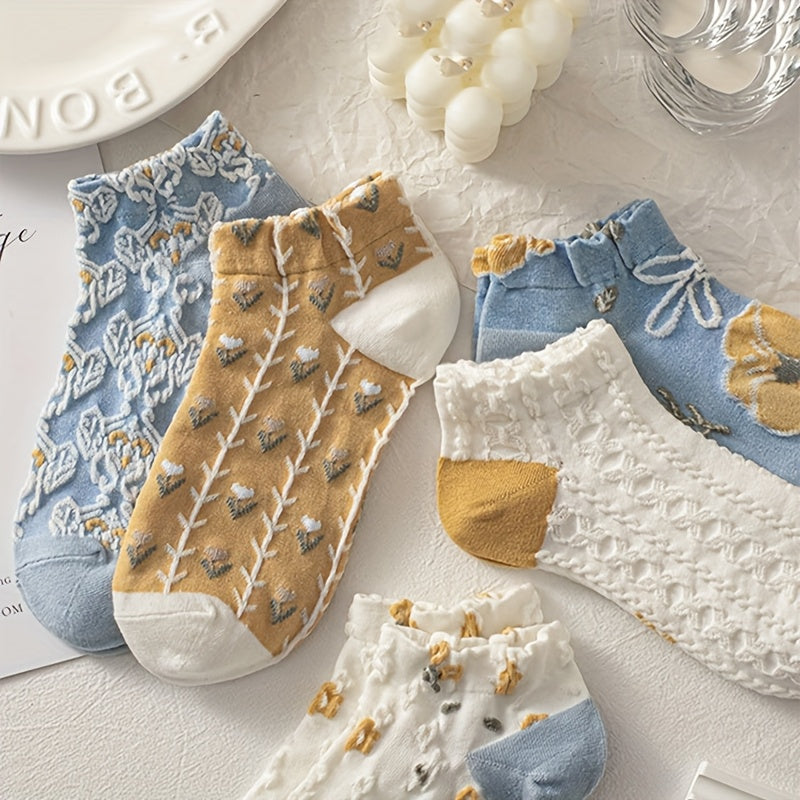 5 Pairs Women's Palace Style Floral Socks 3D Embossed Retro Artistic Floral Design - product view 6