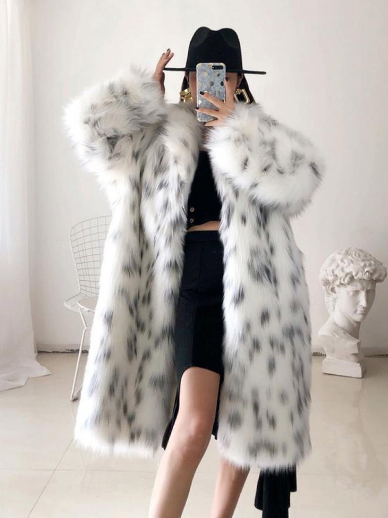 Black And White Leopard Print Women's Faux Fur Coat with Fashionable Long Collar Fox Fur Jacket