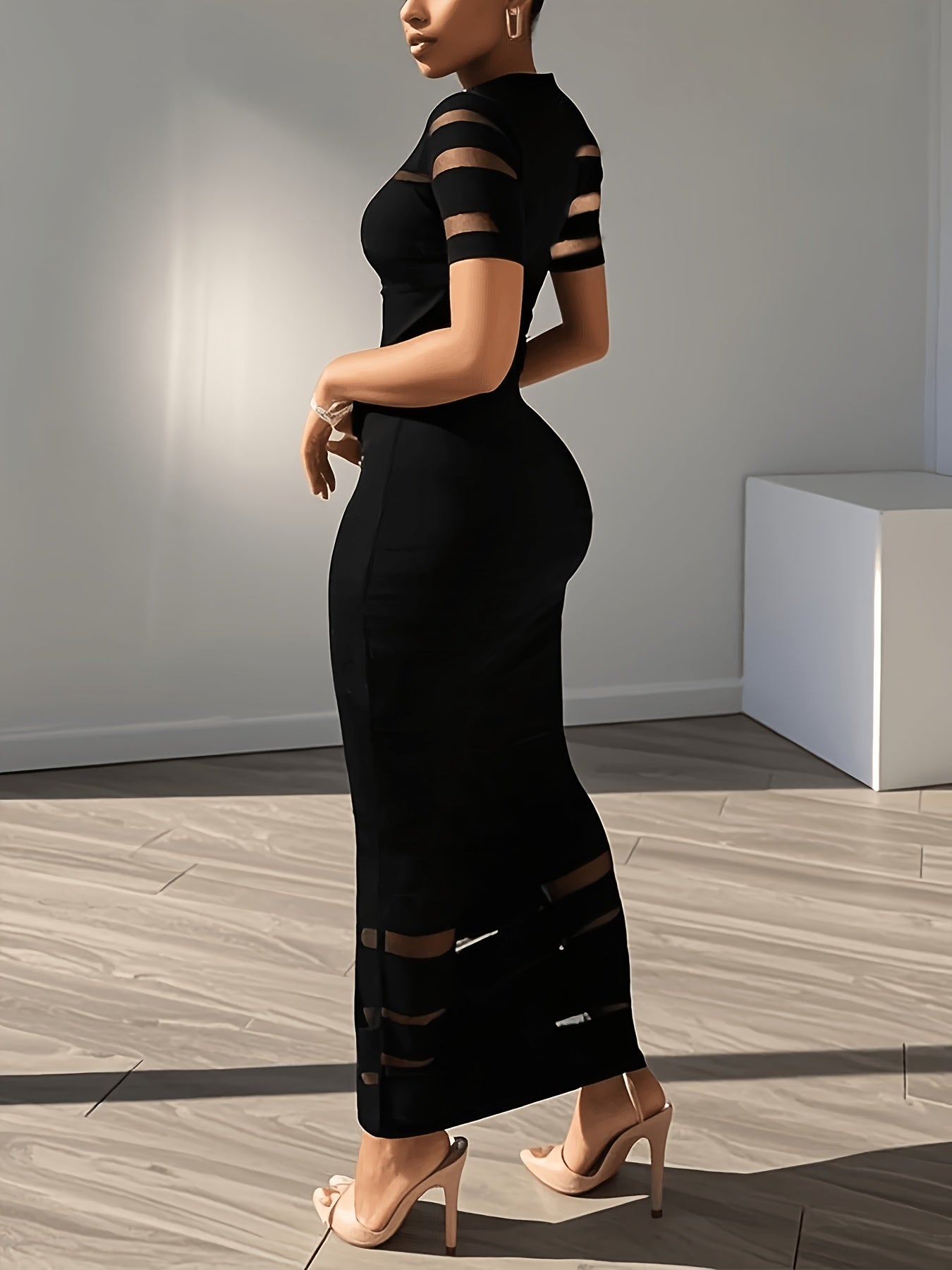 Women's Fashionable and Elegant Style Sheer Mesh Patchwork Slim-Fit Bodycon Long Dress - Short Sleeve High Neck Formal Evening Gown, Sexy Party Dress, Suitable for Nightclub Gatherings, for Spring, Summer, and Autumn