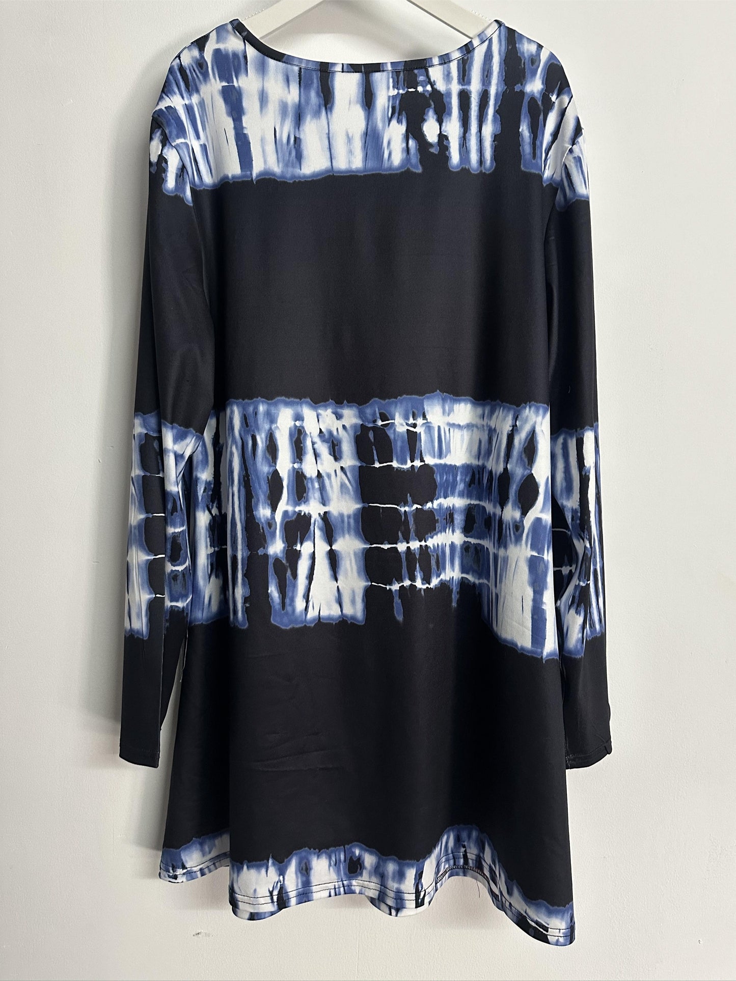 Plus Size, Plus Size Boho Top, Women's Plus Tie Dye Arabesque Print Long Sleeve Round Neck Slight Stretch Tunic Top