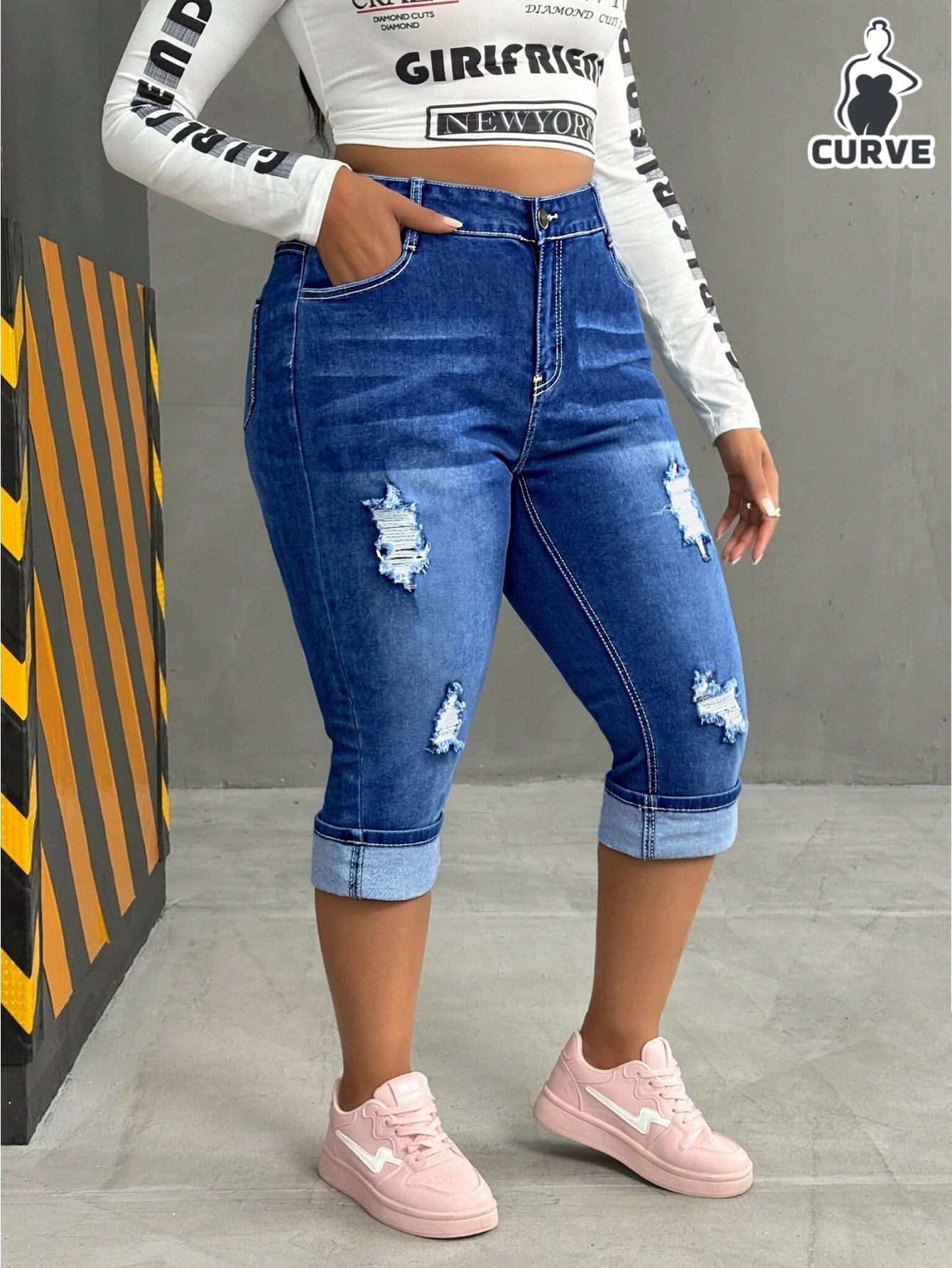 Women'S Plus Size High Waist Distressed Denim Capris, Stretchy Slim Fit Dark Wash Rolled Hem Knee-Length Jeans, Butt Lifting Casual Summer Cropped Pants for Curvy Figures