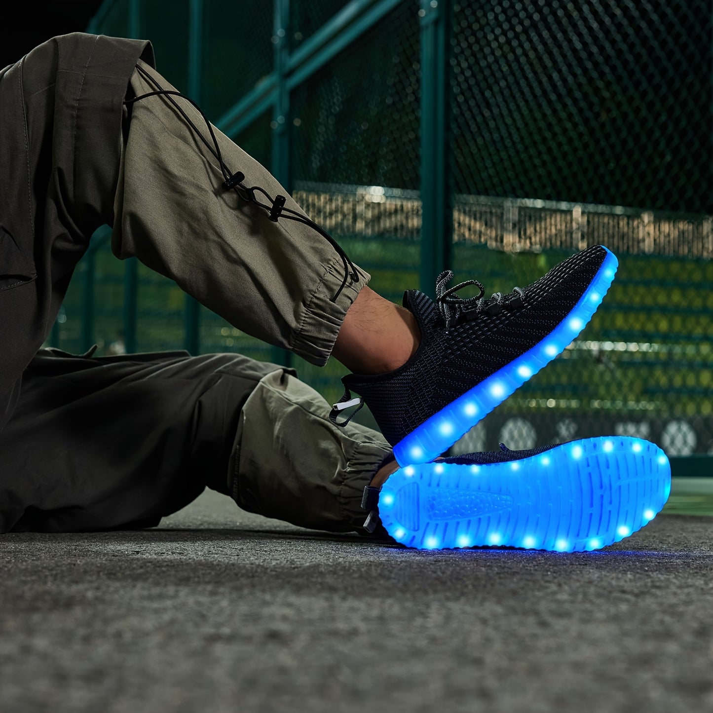 Women Men Light Up Shoes, USB Charging LED Shoes, Adult Halloween Mesh Light Up Fever Trainers, Dancing Flashing Sneakers USB Charging Dancing Shoes with Fibre Optic LED for Women Men Flashing Shoes for Festivals, Christmas, Halloween And Parties