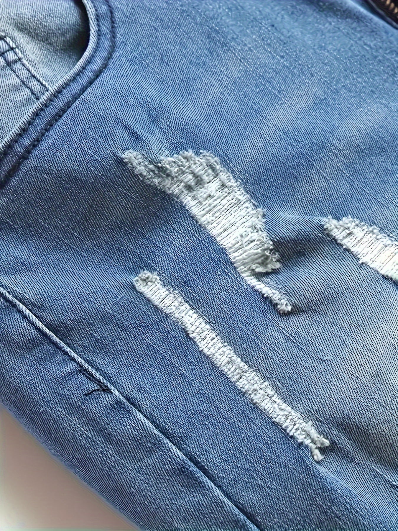 Slim-Fit Distressed Jeans for Men - Stretch Denim Streetwear Trousers Featuring Ripped Accents, Comfortable Mid-Stretch Fabric, And a Hand-Washable Design Ideal for Casual Spring Outfits, Stylish Pant Option with Durable Material