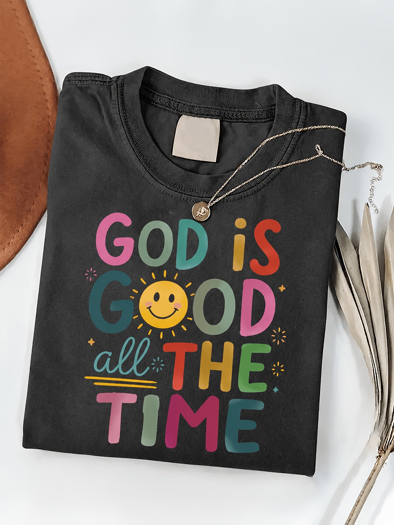 Short-sleeved T-shirt, Made of Pure Cotton with Ultra-comfortable Fabric, Round Neck, Casual Style, Short Sleeves, Medium Elastic Fabric, Regular Fit, Suitable for All Seasons. Perfect for Easter Parties.