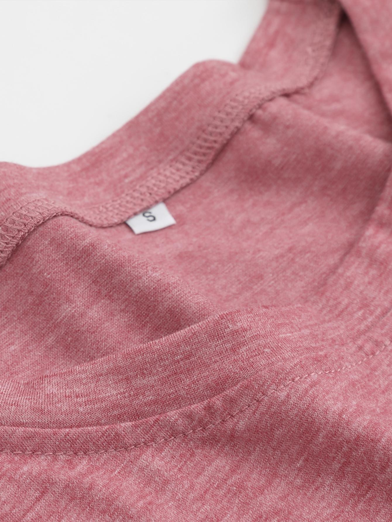 The color of rouge T-Shirt - product view 9