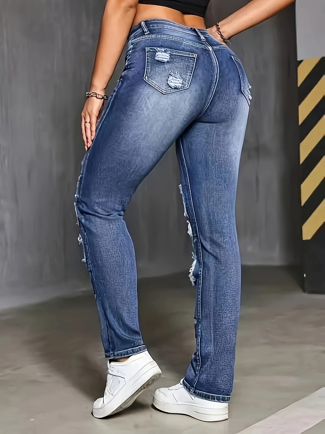 Women's Embroidered Ripped Straight-Leg Jeans