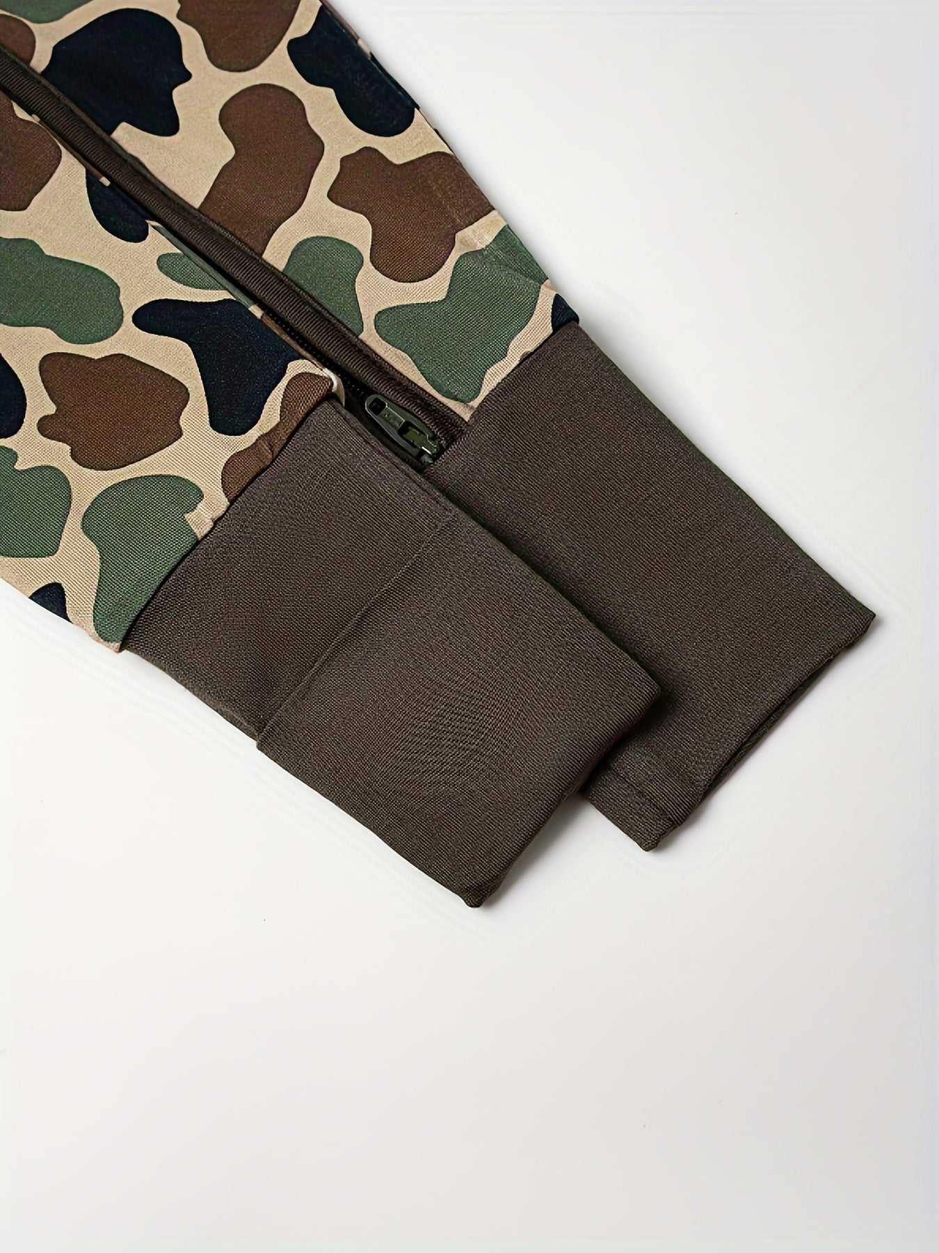VVCAREKIDS Unisex Bamboo Fiber Camo Jumpsuit - Aseptic, Camo Print, Full-Body Zip-Up Coveralls, Casual Style, Machine Washable, All-Season Comfort, Regular Fit, Hand & Foot Design, High-Quality Printing, Perfect For Outdoor