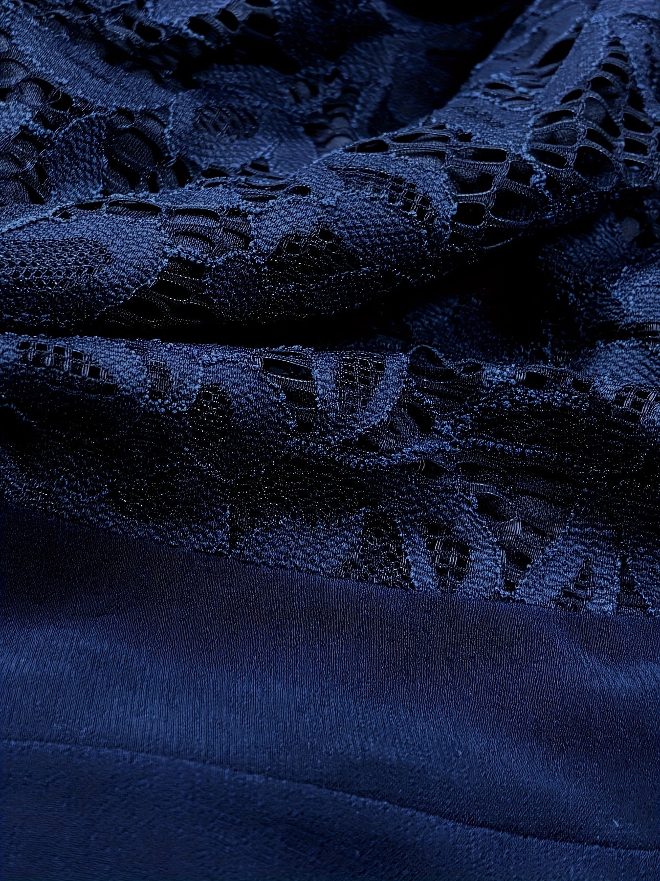 Elegant Navy Blue Lace-Trimmed Chiffon Evening Gown with Short Sleeves And Flowing Skirt, Perfect for Formal Events And Parties, Formal Evening Gown