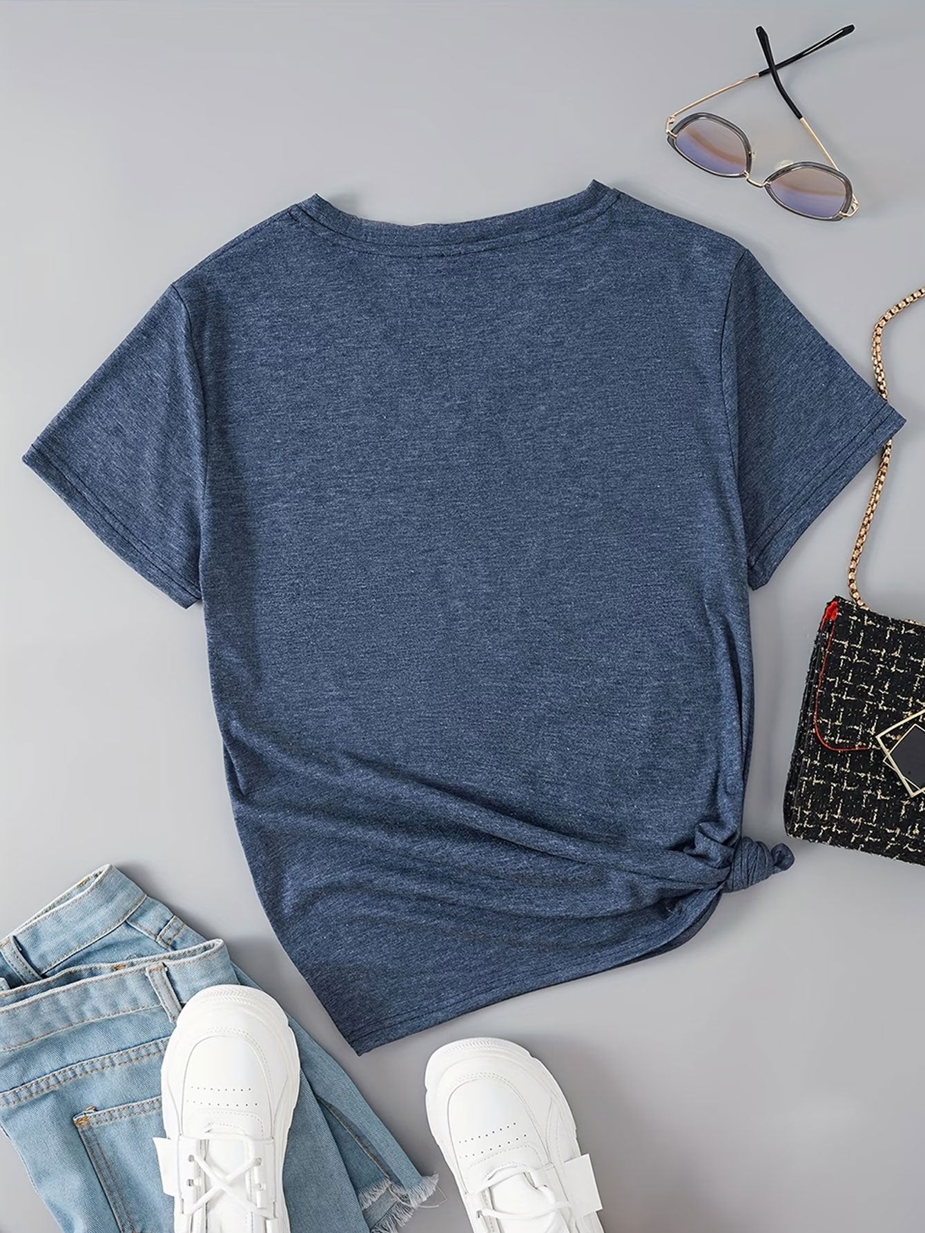 1pc Women'S V-Neck Short Sleeve Raven Graphic Print All-Season Casual Wear Fashionable Style Everyday Versatile Ladies Top with Local Warehouse Shipping
