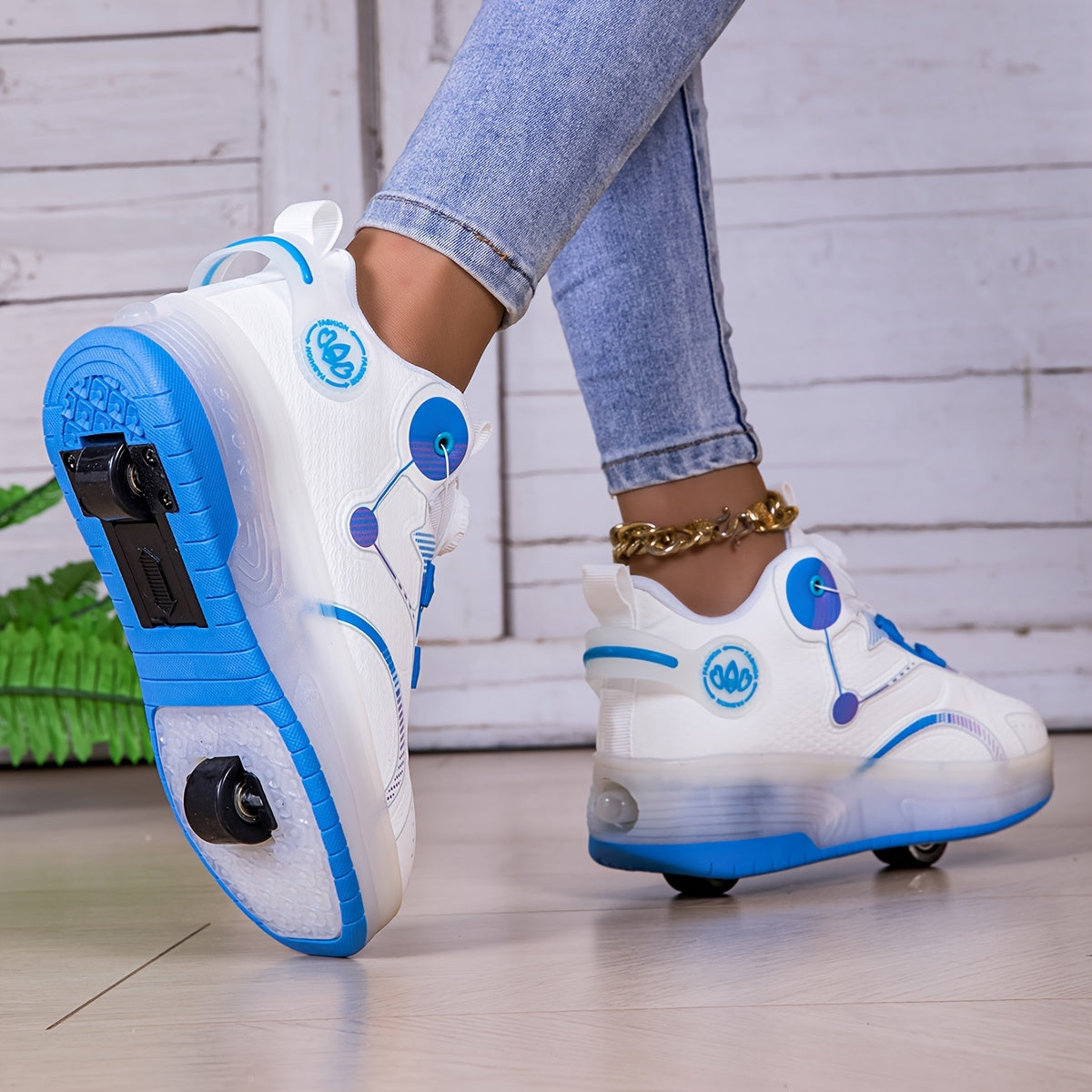 Girls' LED Roller Skates, All-season Low-top Sneakers with Swivel Buckles, TPR Sole, Textile Lining And Insole, Pink And White Design, Youth Skate Shoes, Sporty Design, Sneakers, Kid's Roller Skates, Out Doos Sprot Shoes, Gift for Kid