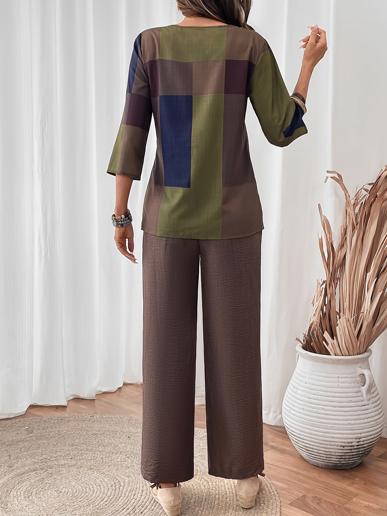 Elegant Women's Two-Piece Set - Round Neck Top And Wide Leg Pants with Checkered Patchwork Print, Polyester Material, Simple And Casual, Soft And Skin-Friendly, Perfect for Spring And Summer