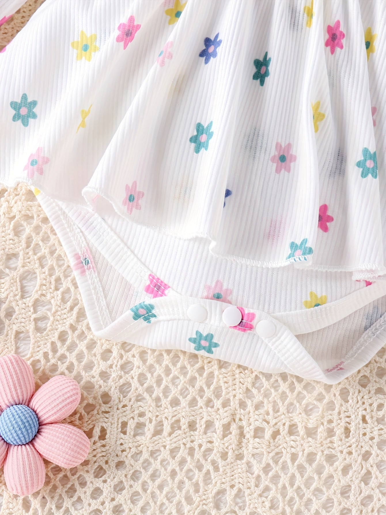 Adorable Floral Print Long-Sleeve Romper Set for Baby Girls with Lace Trim Socks & Headband - Polyester, Perfect for Spring/Fall, Perfect for Outdoor