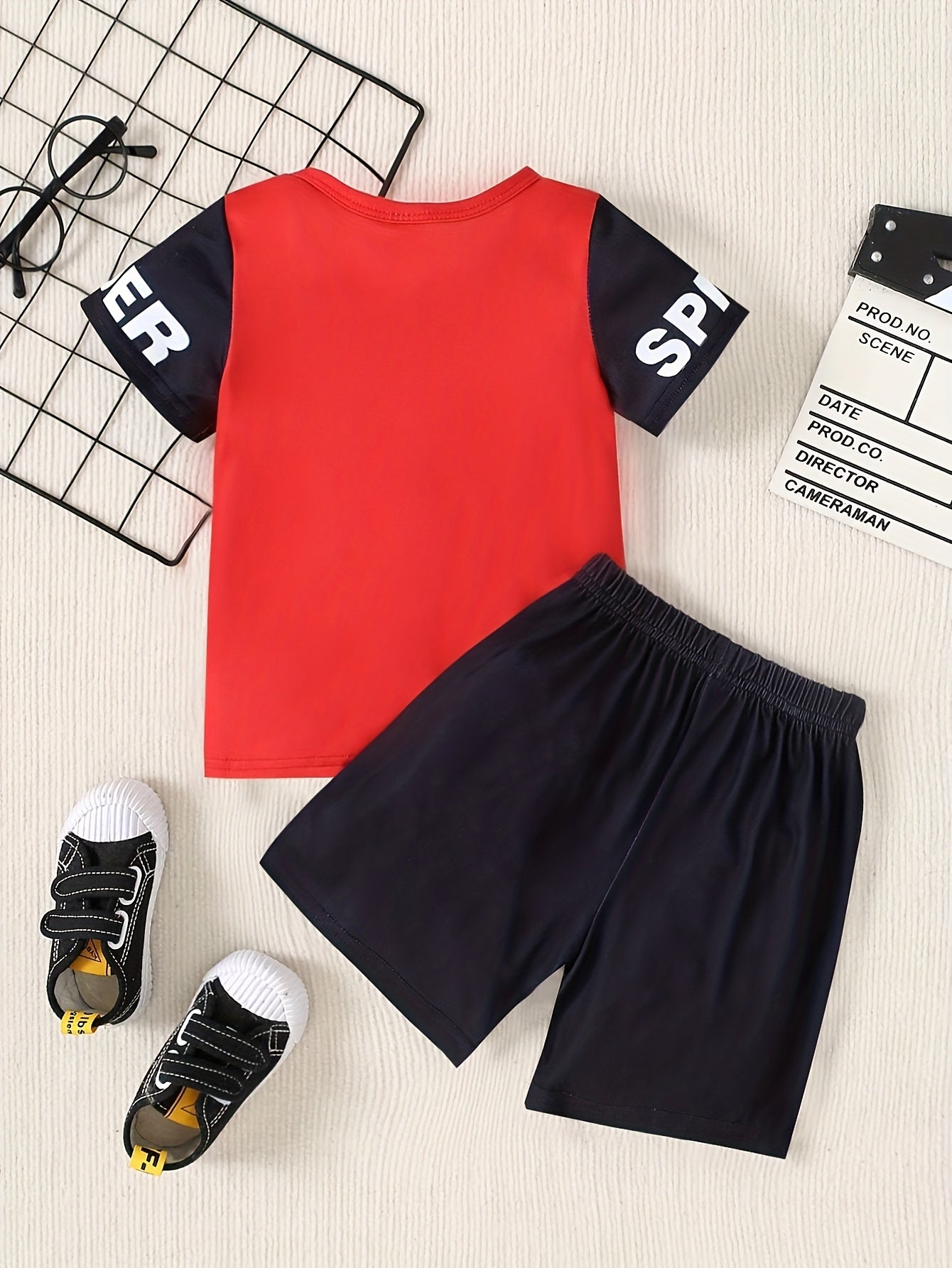 Random Two-piece Set for Boys' Fall/summer Wear, Including 1 Short-sleeve T-shirt + Shorts. Features A Printed Long-sleeve Crew-neck T-shirt And Casual Printed Shorts., Perfect for Outdoor