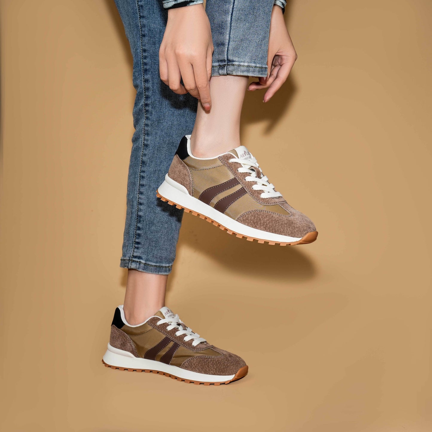 Women's Genuine Leather Chunky Lug Sole Lace Up Running Shoes Casual Designed Fashion Sporty Sneakers AA1127n