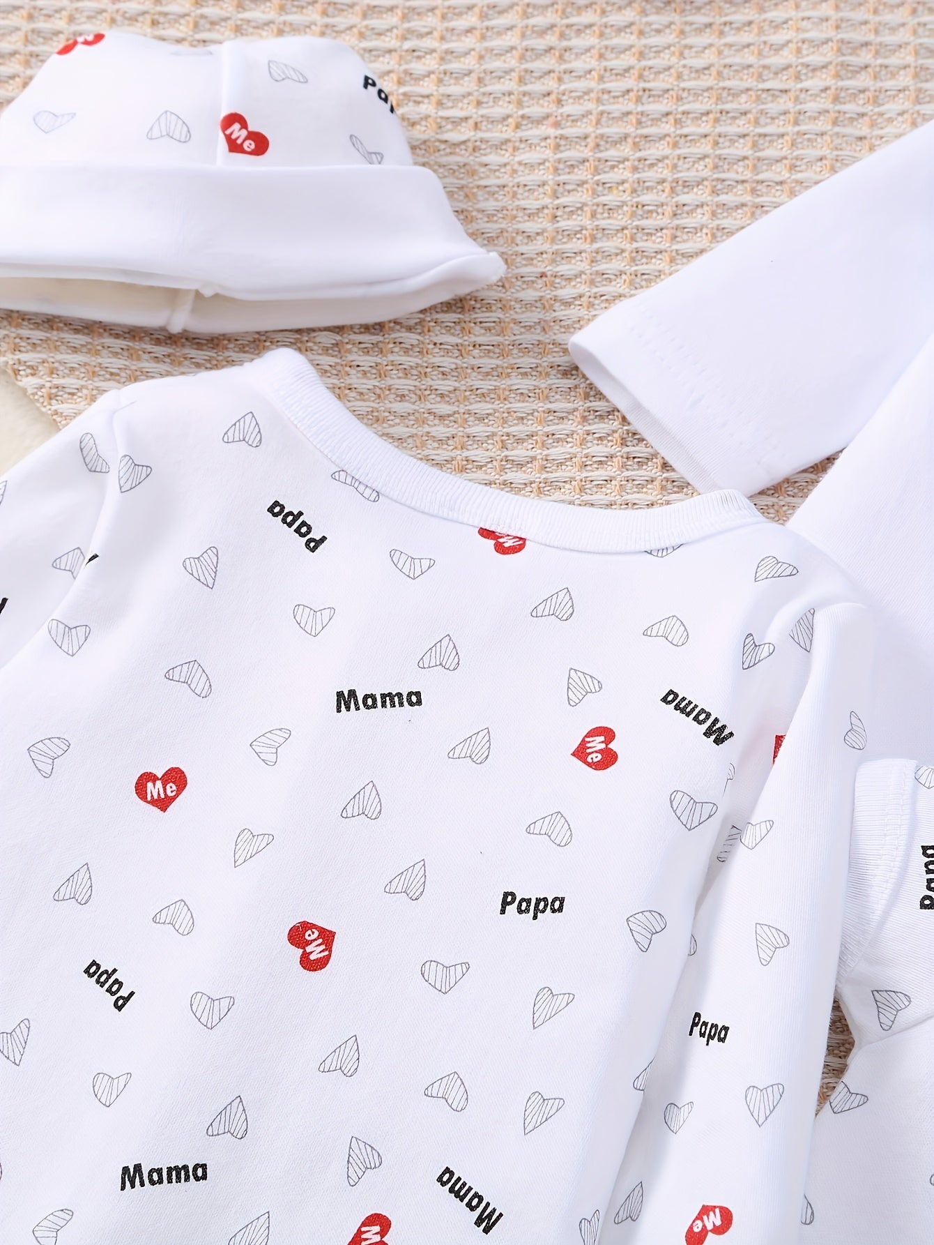 This 8pcs Soft Spring And Summer Set Is Suitable For Boys' And Girls' Clothing And Accessories With Heart Letters And Floral Patterns, Including Trousers, Hats, Bibs, Socks, Pants, Jackets And Tops, And Is Ideal For Outdoor Home Wear
