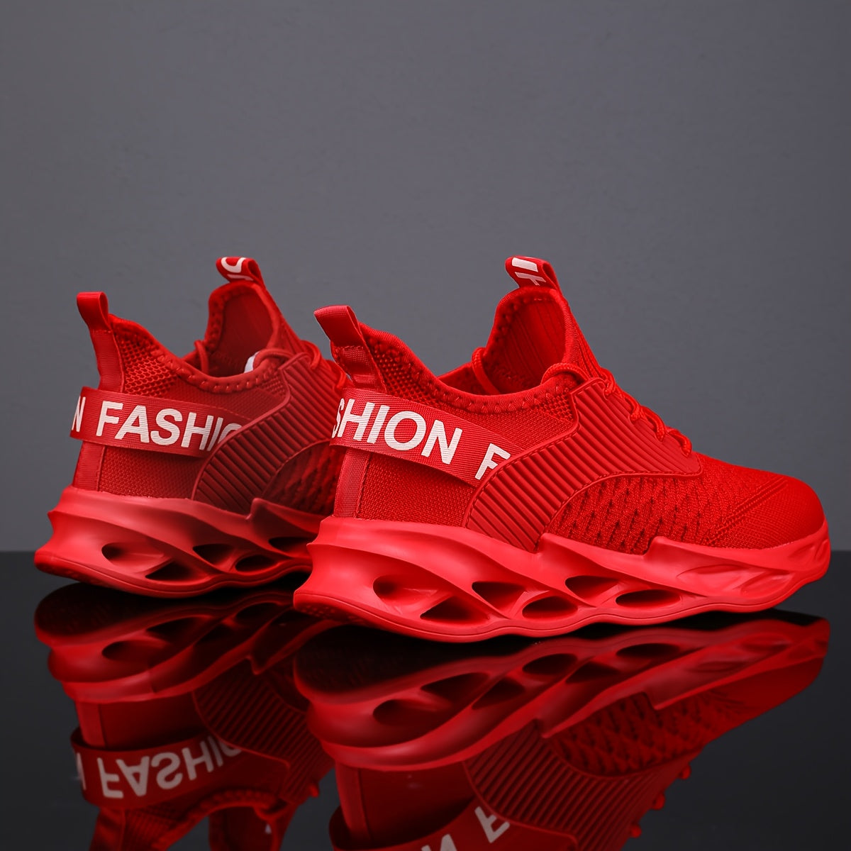 A Pair Of Fashionable, Breathable Knitted Running Shoes For Men And Women Suitable For All Seasons.