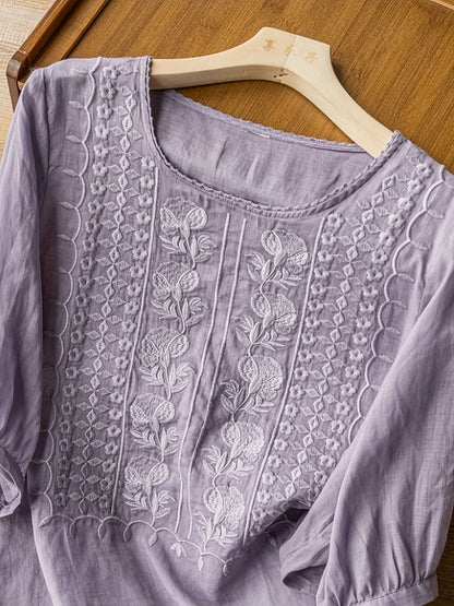 Women'S Embroidered T-Shirt in Various Colors and Sizes