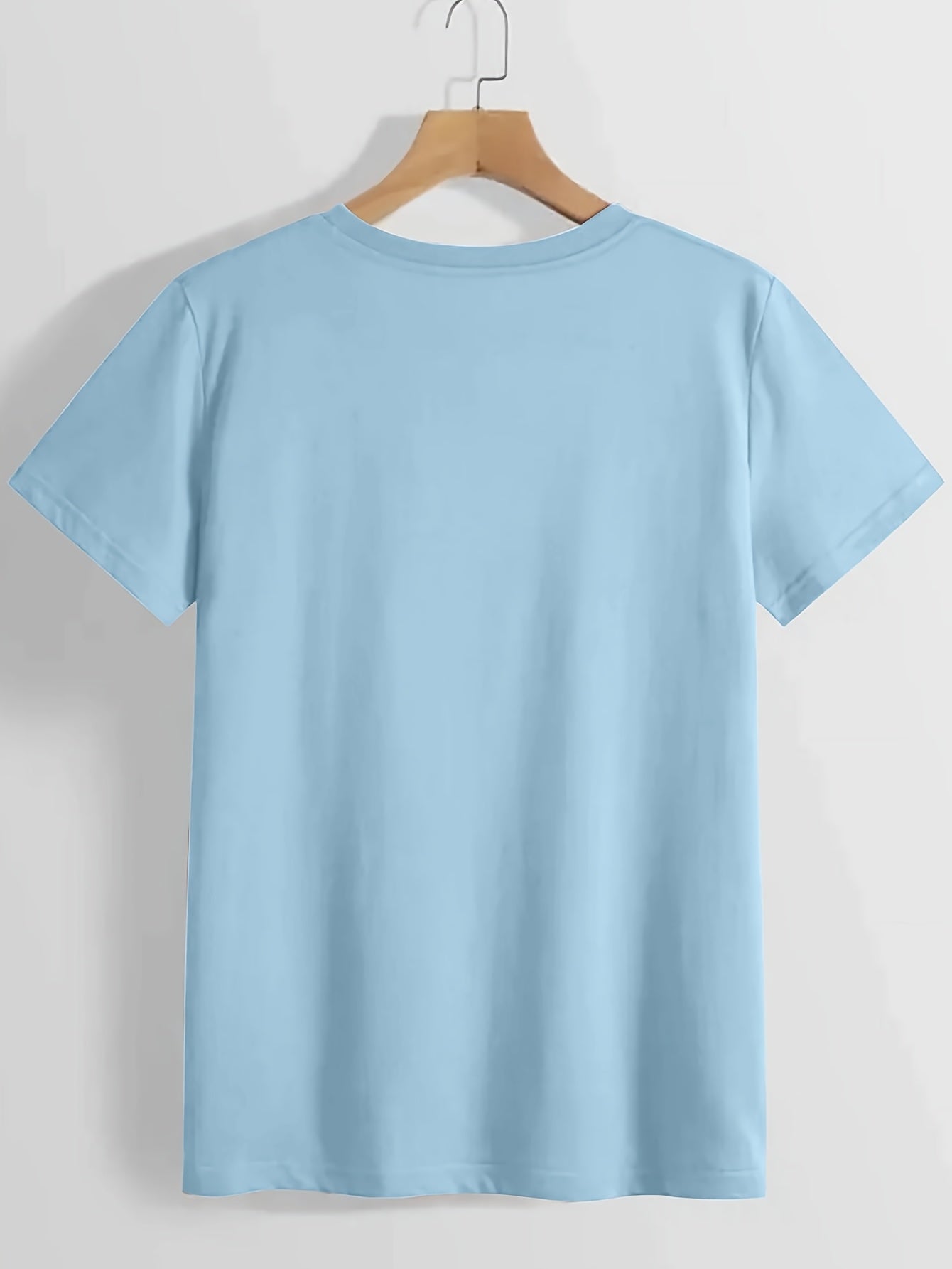 Round Neck T-Shirt - Stylish Women'S Graphic Tee - Comfortable Material with Circular Neckline - Light And Airy for Spring And Summer Outfits