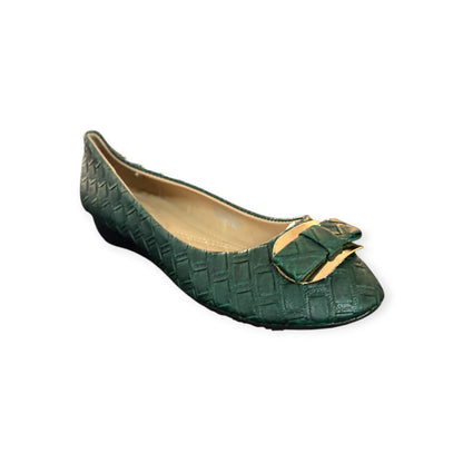 Elegantly Chic Women's Slip-On Fashion wedge Shoes with Cushioned Insole and Stylish Design for All-Day Comfort and Versatile Wear Perfect for Casual Outings, Office Essentials, and Effortless Style"