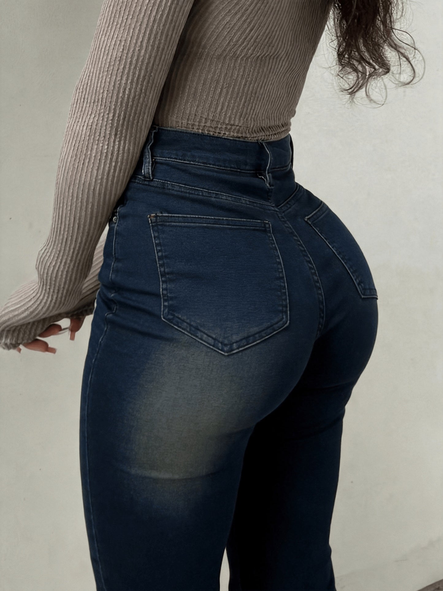 A Pair Of Plus-size Women'S Jeans, Flared Jeans, Slightly Stretchy, Lifts The Hips And Legs, Y2K Style, Fashionable, Casual And Elegant, Suitable For Various Occasions, Street Style, Evening Dates And Parties, Plus-size Jeans, Plus-size Denim.