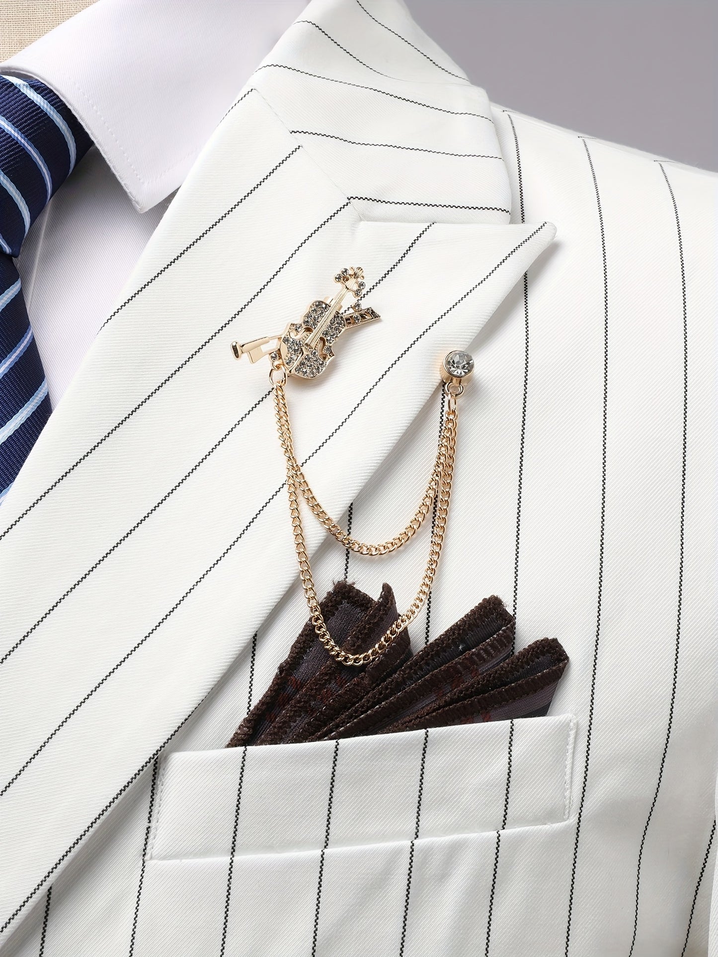 Latest Men's Suit Striped Double-Breasted Suit Spring/ Summer/ Autumn Thin Two-Piece Set with Frill Collar Striped Style Four Buttons Suit Business And Casual Dress Collar Necklace Decoration Slimming Dress Casual Suit White Suit
