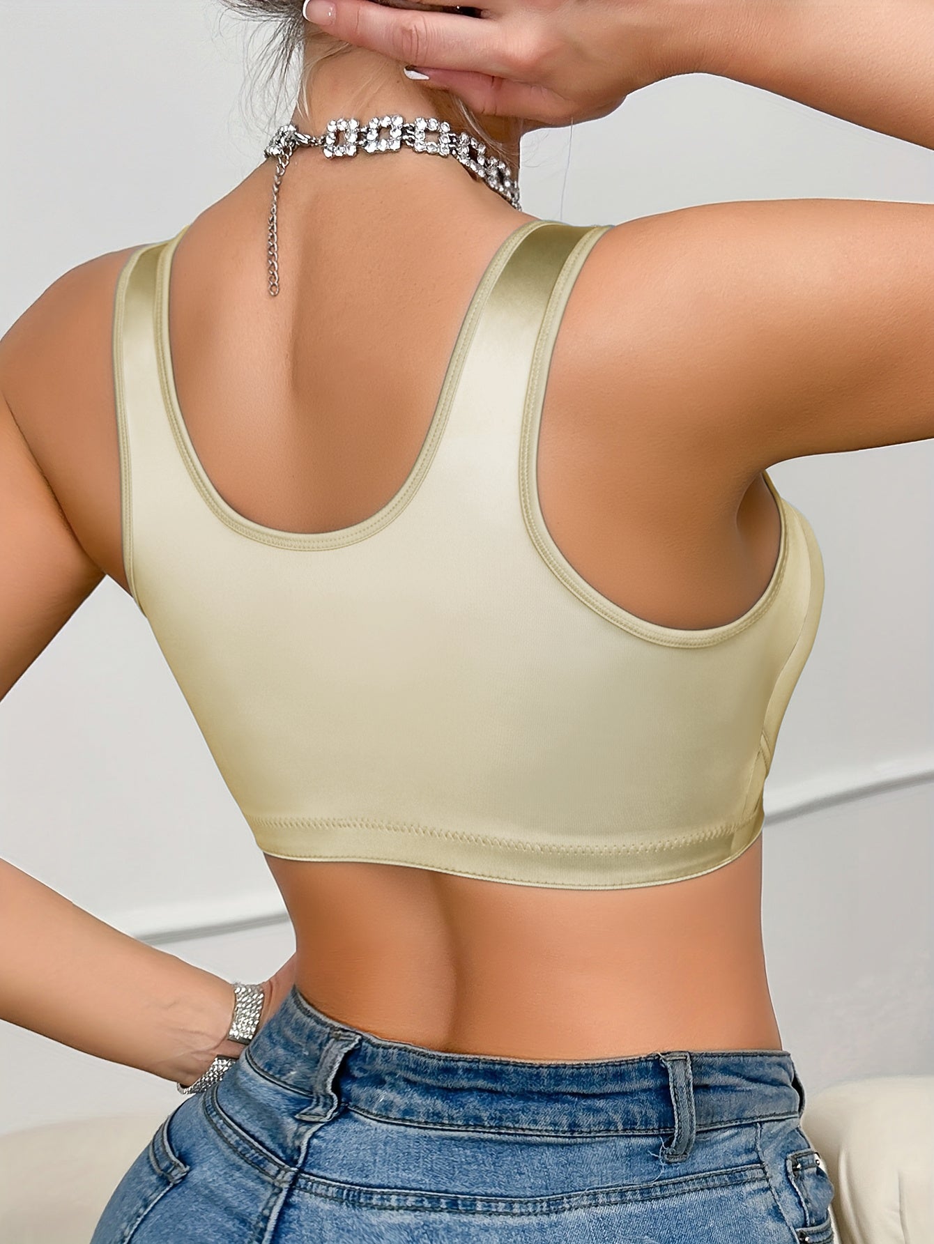 This 1pc Women'S Bra Is Made of High-quality Satin Fabric Without Underwire. It Features A Smooth Front Buckle Design, Providing Comfort and Strong Support. It Is Suitable for People with Large Breasts for Daily Wear and Formal Occasions. It Offe