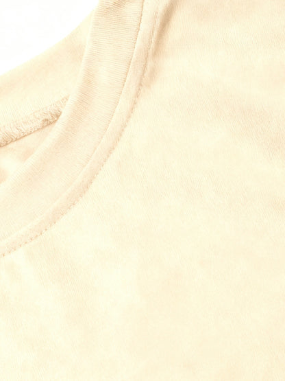 A Casual Women'S T-Shirt Made of 100% Featuring a Retro Print of Smiling Face Daisies That Radiate Positive Energy. This Y2K Style Has Short Sleeves And a Loose Round Neck
