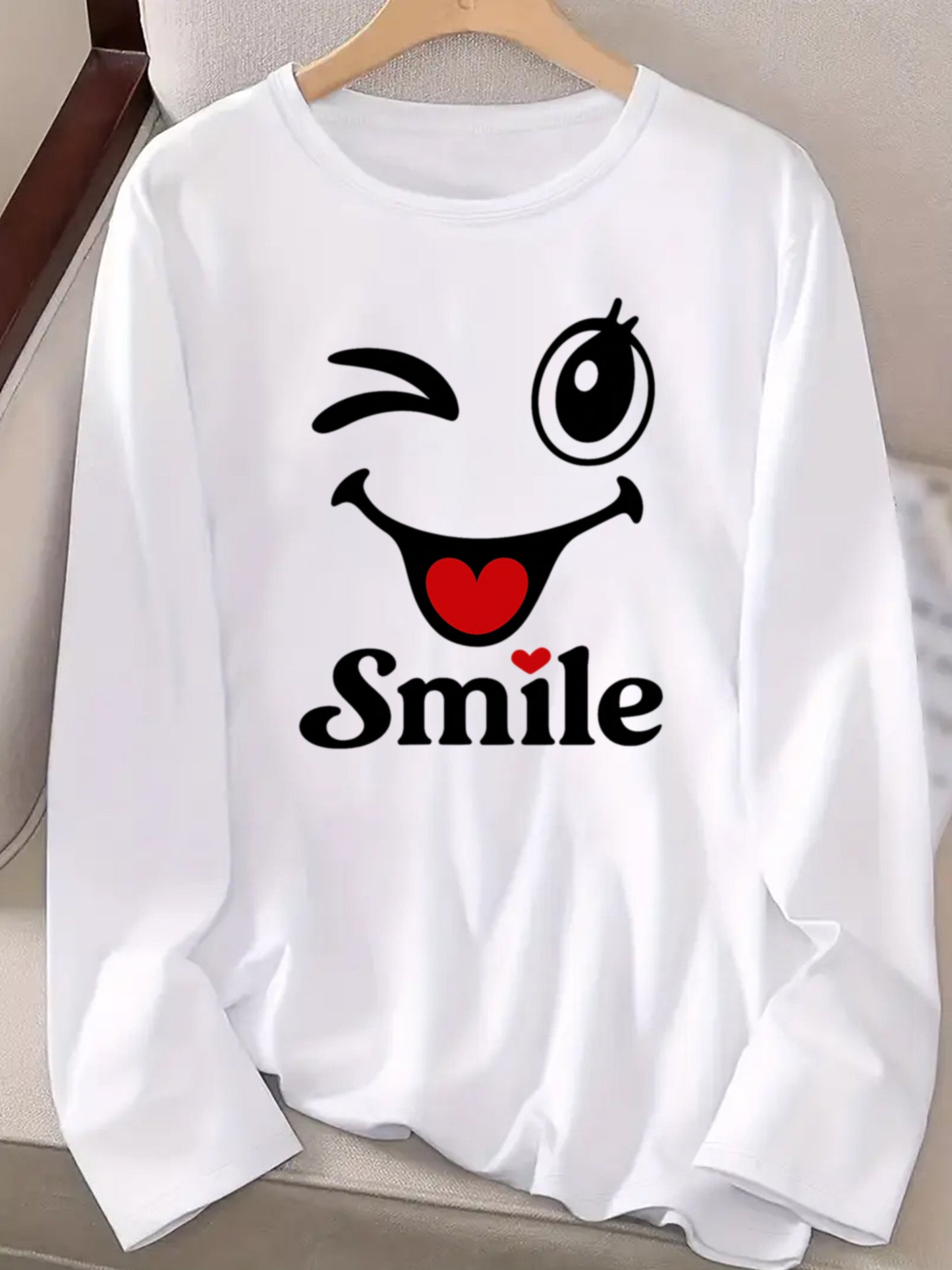 Milk Line 180g Premium Polyester Long Sleeve T-Shirt - Vibrant joyful Face & Blinking Eye Graphic Print, Asymmetrical Hem, Crew Neck Casual Elegant Pullover for Spring Summer Fall, Machine Washable
