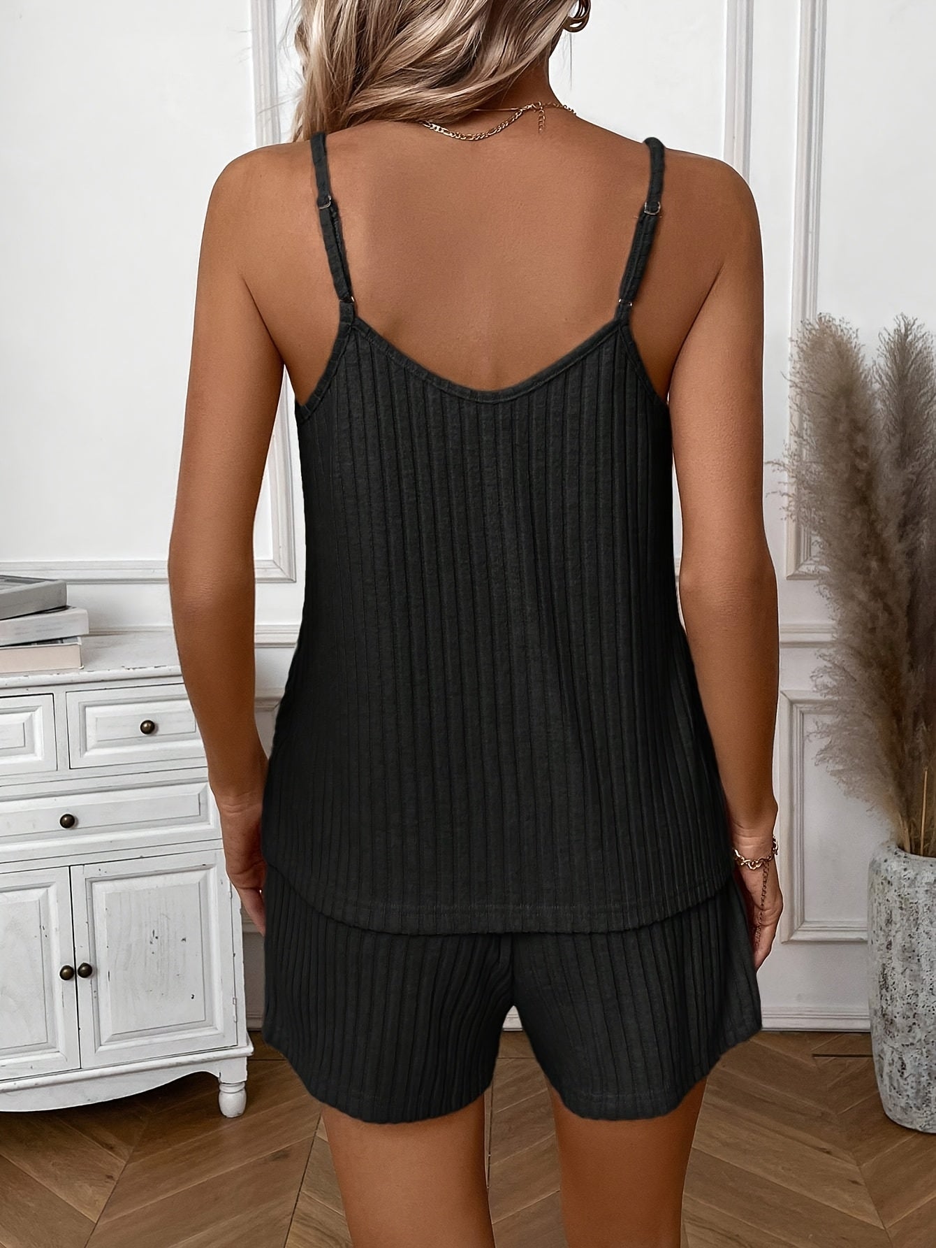 Set of a Solid Color Tank Top And Shorts for Women, Perfect for Summer Casual Wear