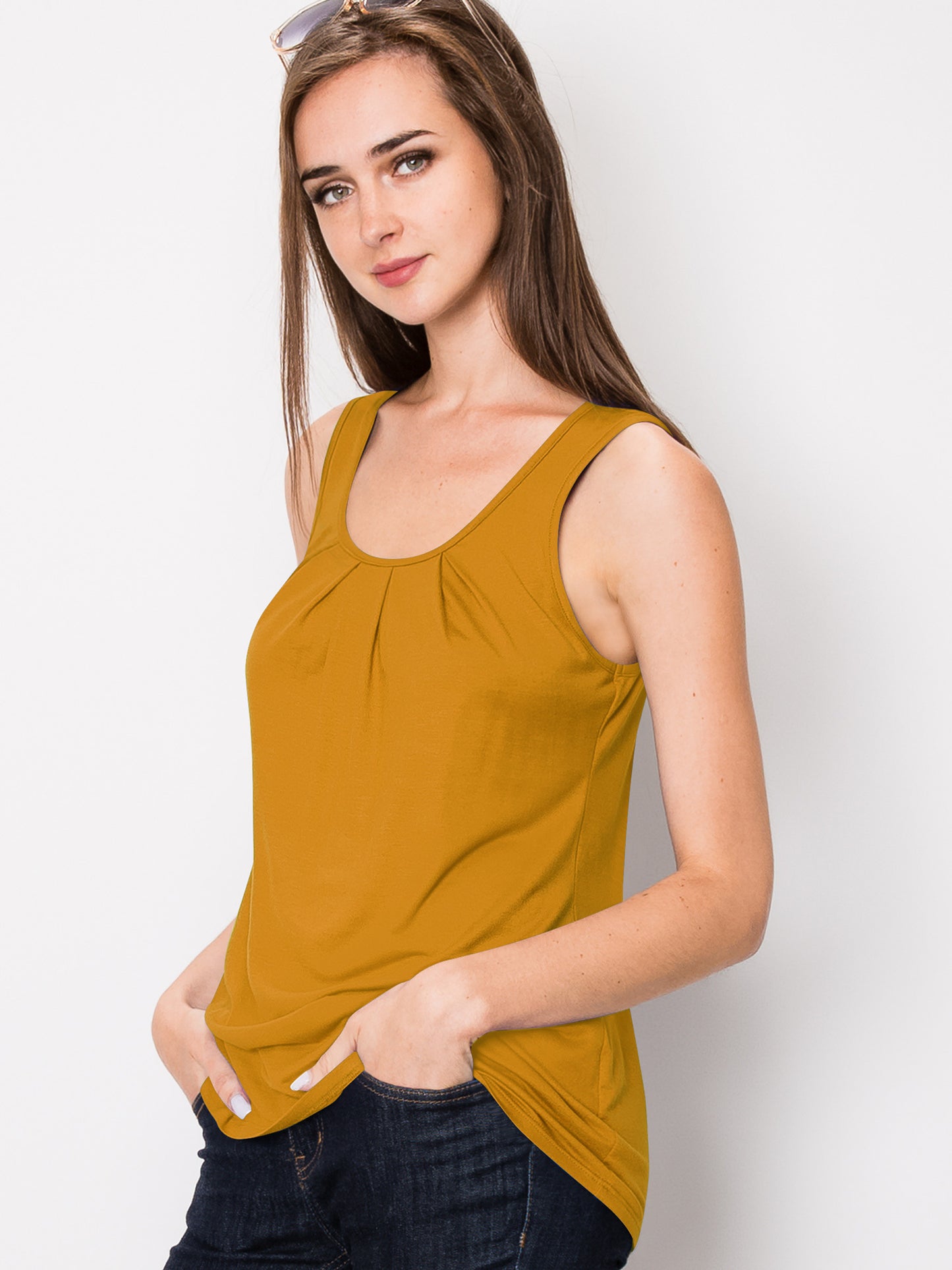 Women's Sleeveless Scoop Neck Loose Fit Tank Top