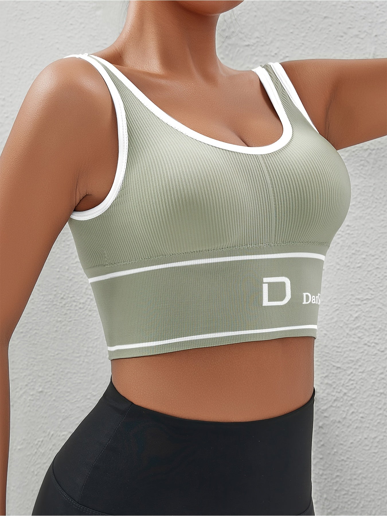 1pc EssElegance Plus-Size Push-Up High-Impact Wireless Sports Bra - Cross-Back Seamless Design with Removable Pads, Breathable Compression for Yoga, Running & Training