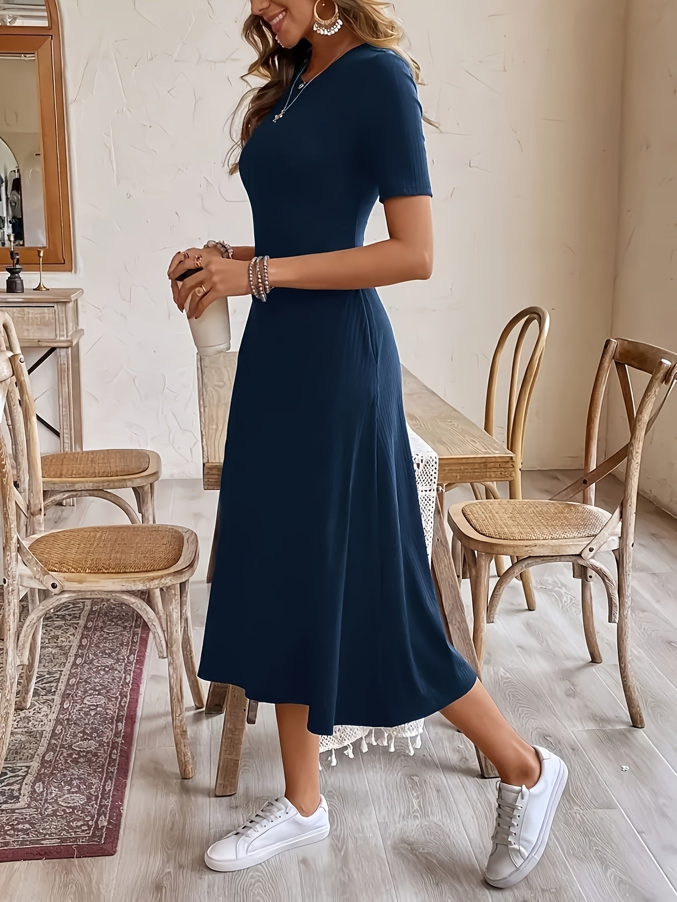 Elegant Solid Midi Dress - Fashionable Round Neck, Short Sleeves with Pockets, Stretch Polyester, A-Line Silhouette, Machine Washable - Suitable for Work or Casual Outings